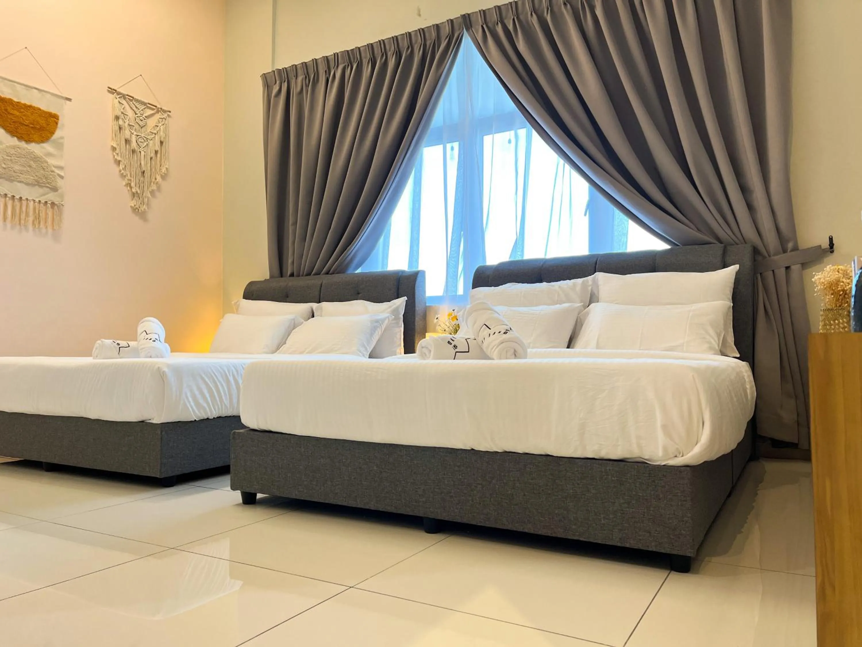 Bedroom, Bed in Skypod Residence Puchong