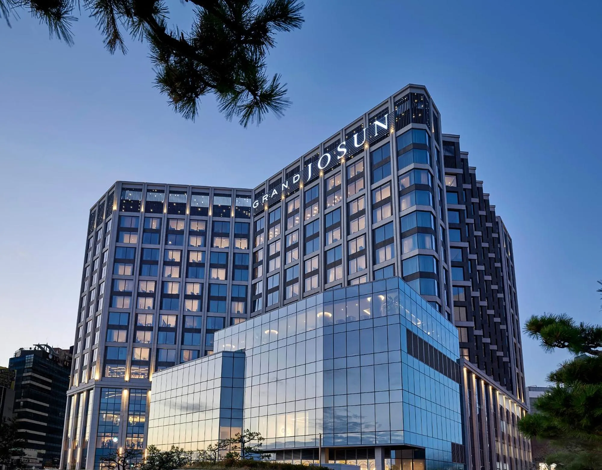 Property building in Grand Josun Busan