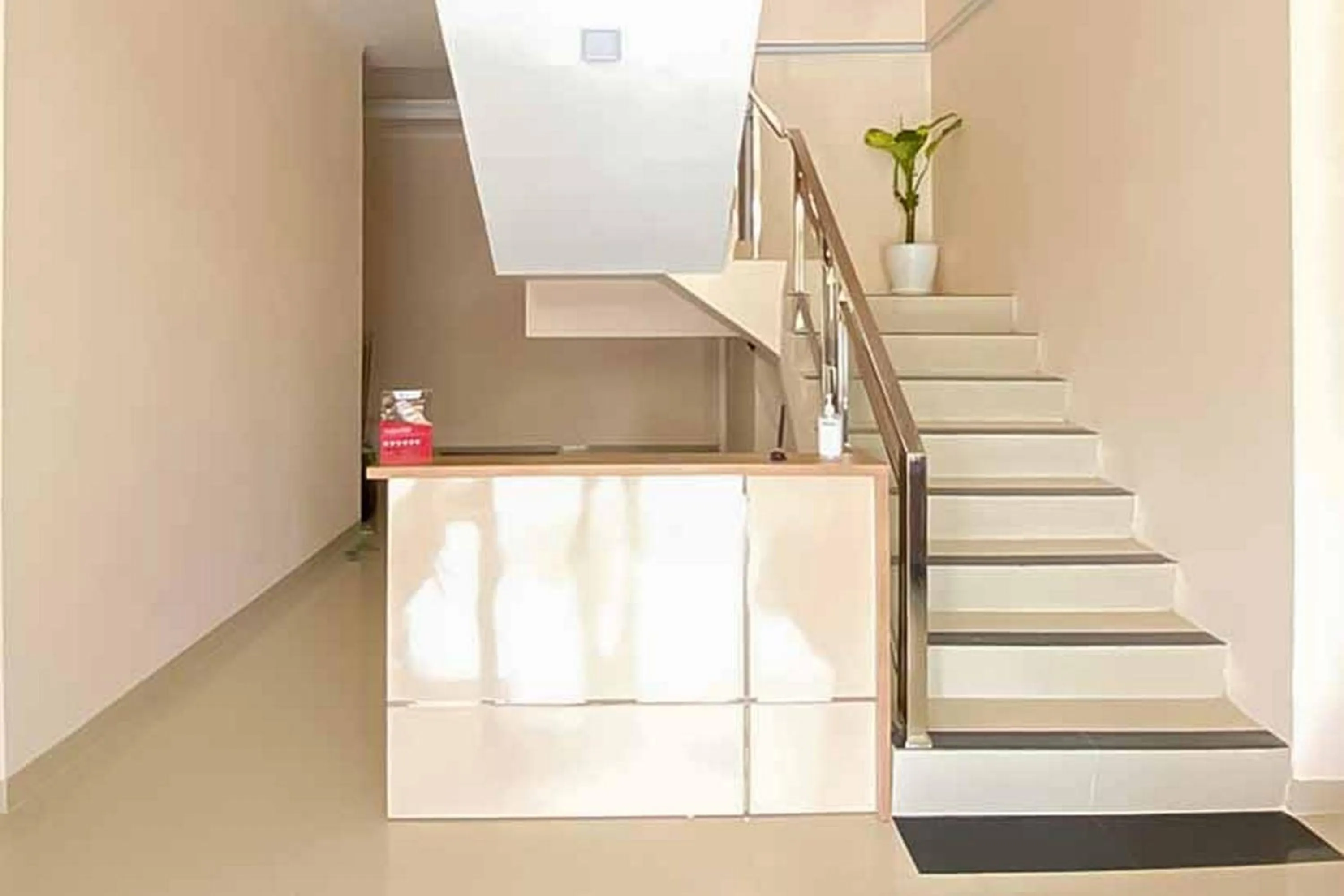 Facade/entrance in RedDoorz Plus at Permata Gueshouse Lampung