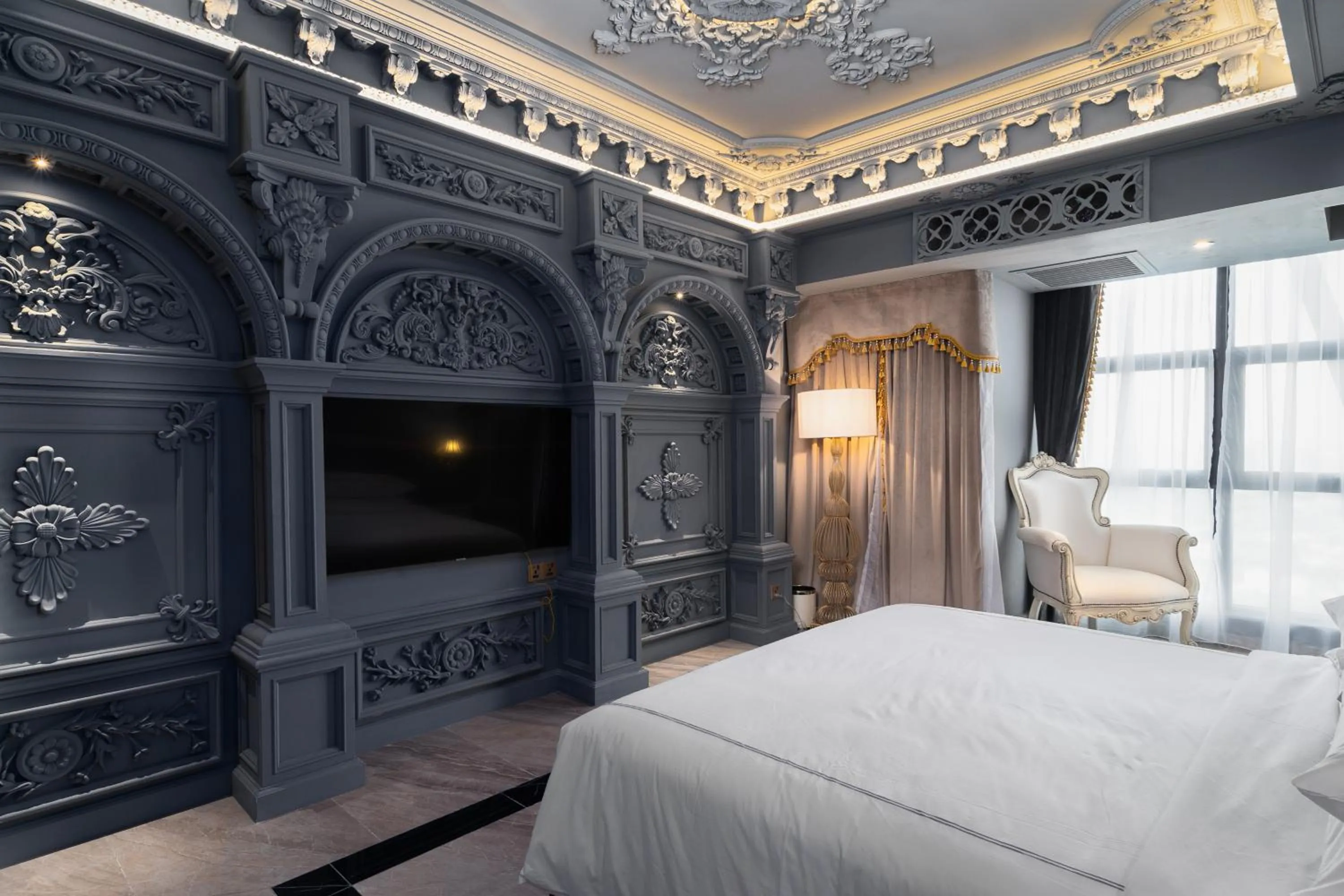 Bedroom, Bed in arte by Thomas Chan