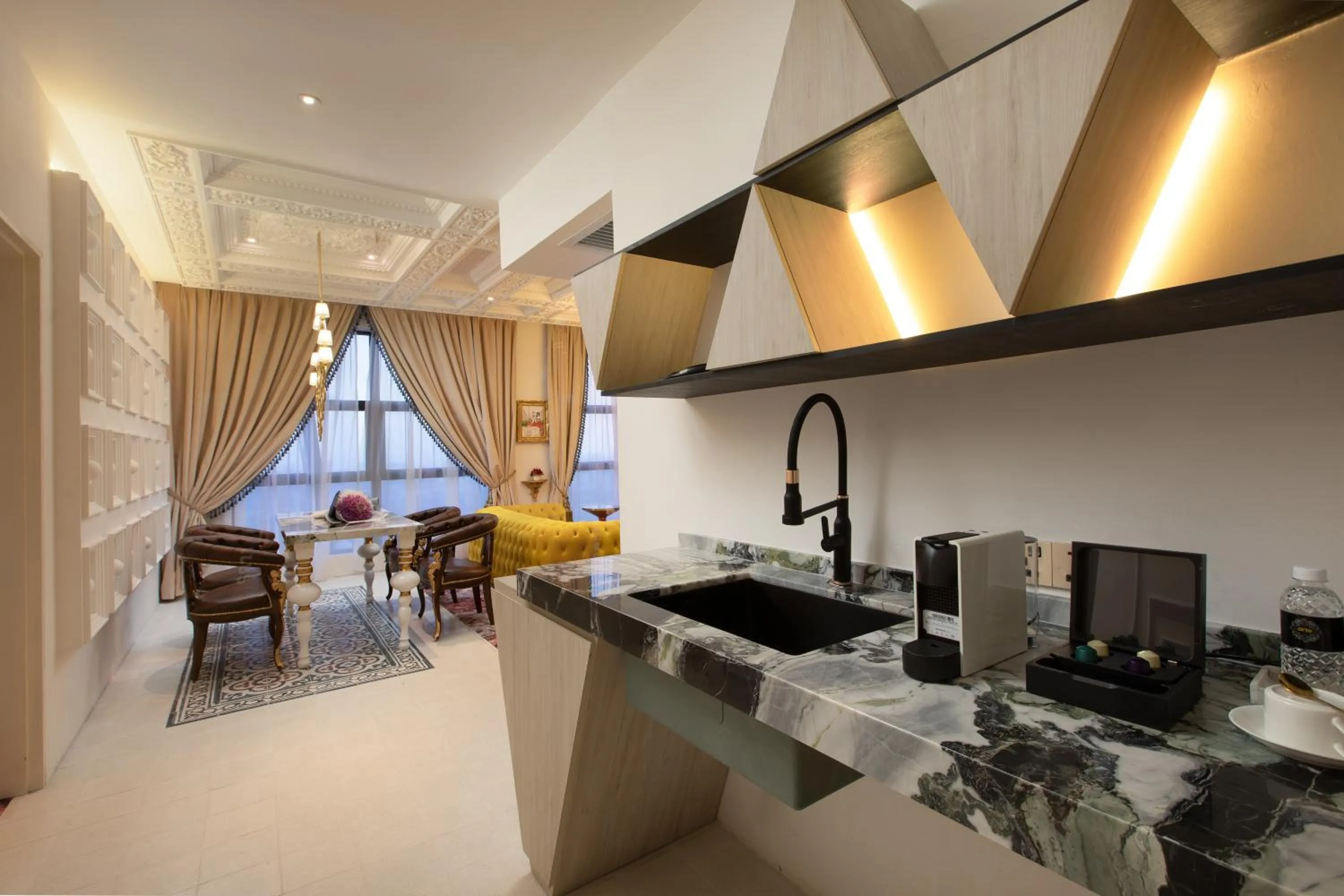 Kitchen or kitchenette in arte by Thomas Chan