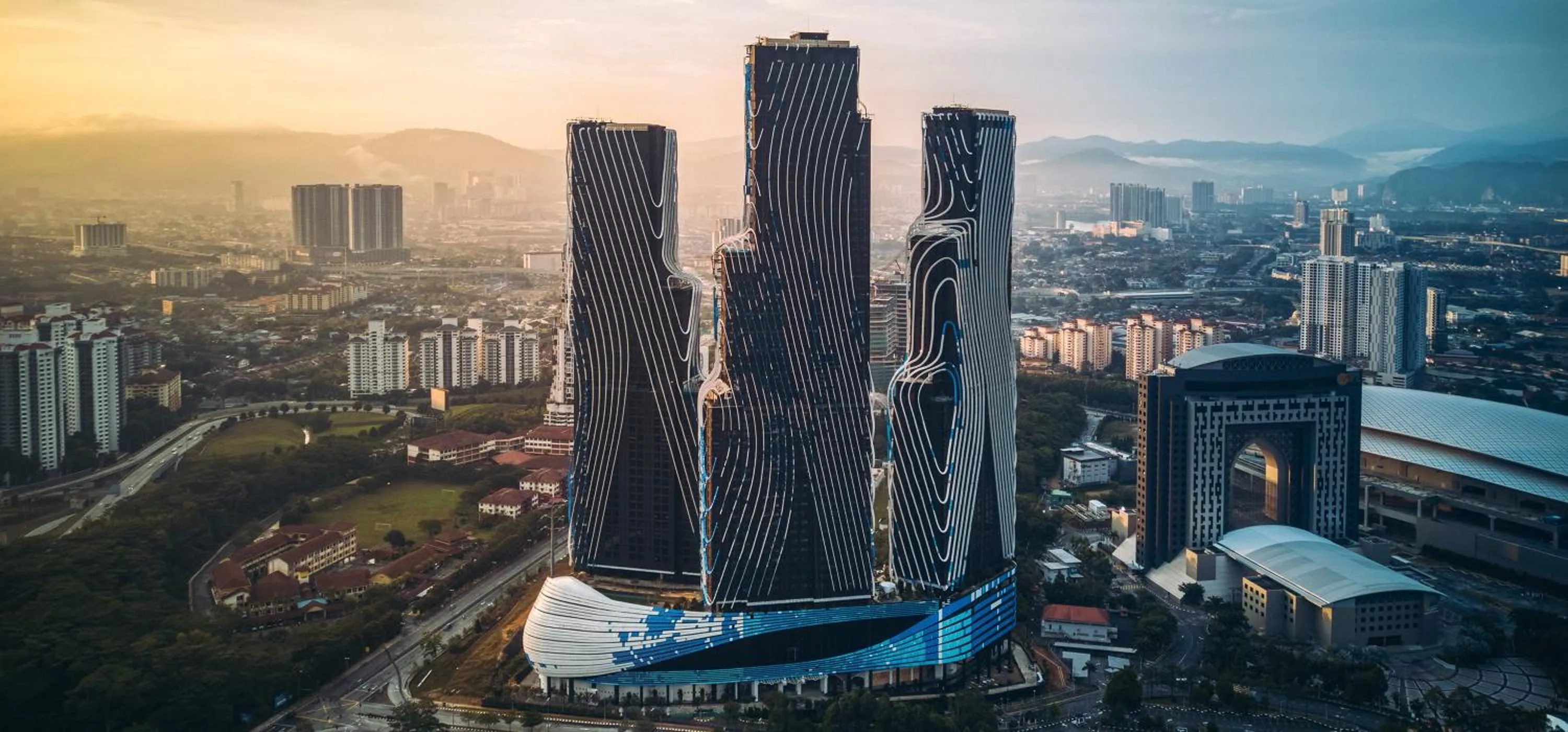 Property building in arte by Thomas Chan