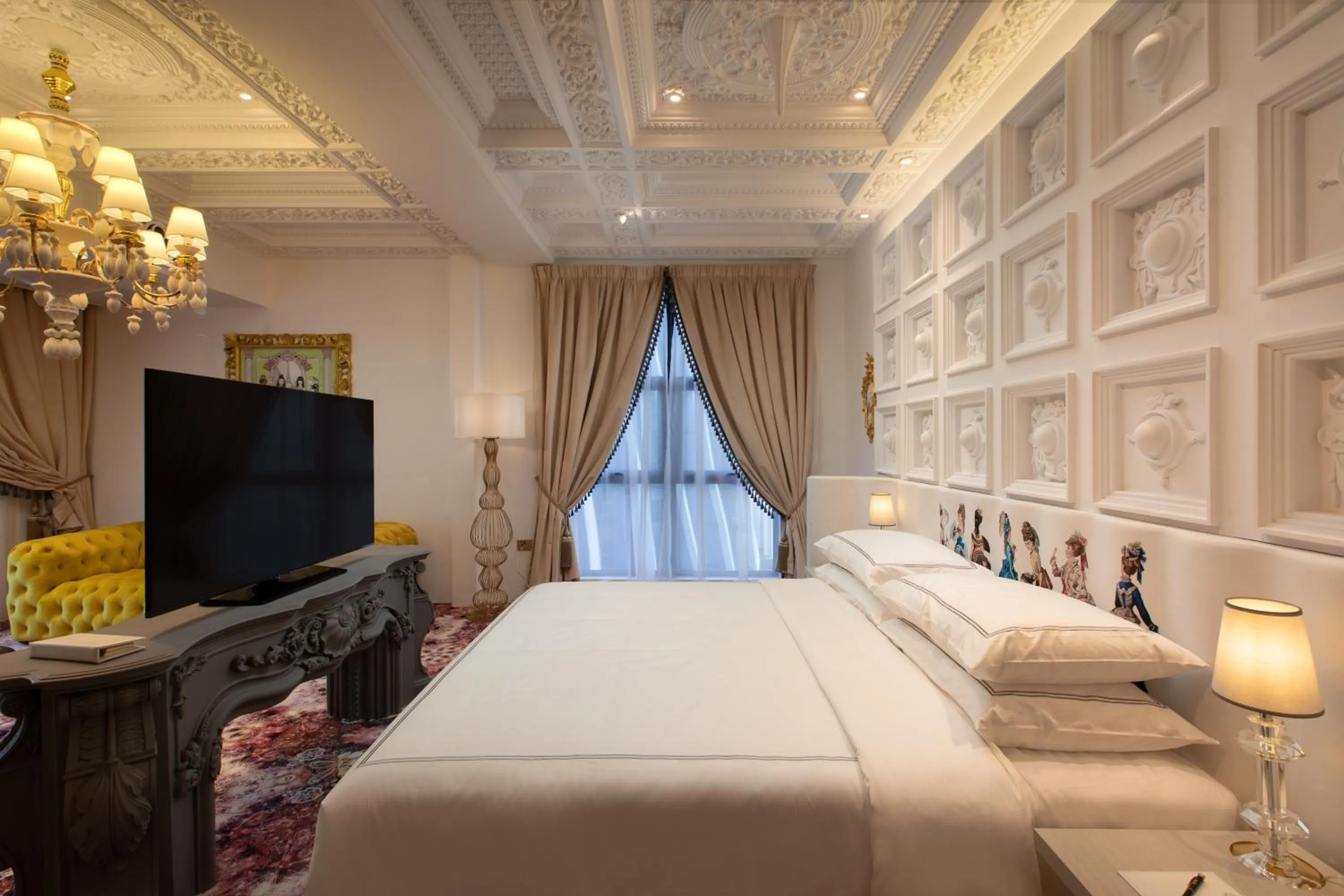 Bed in arte by Thomas Chan