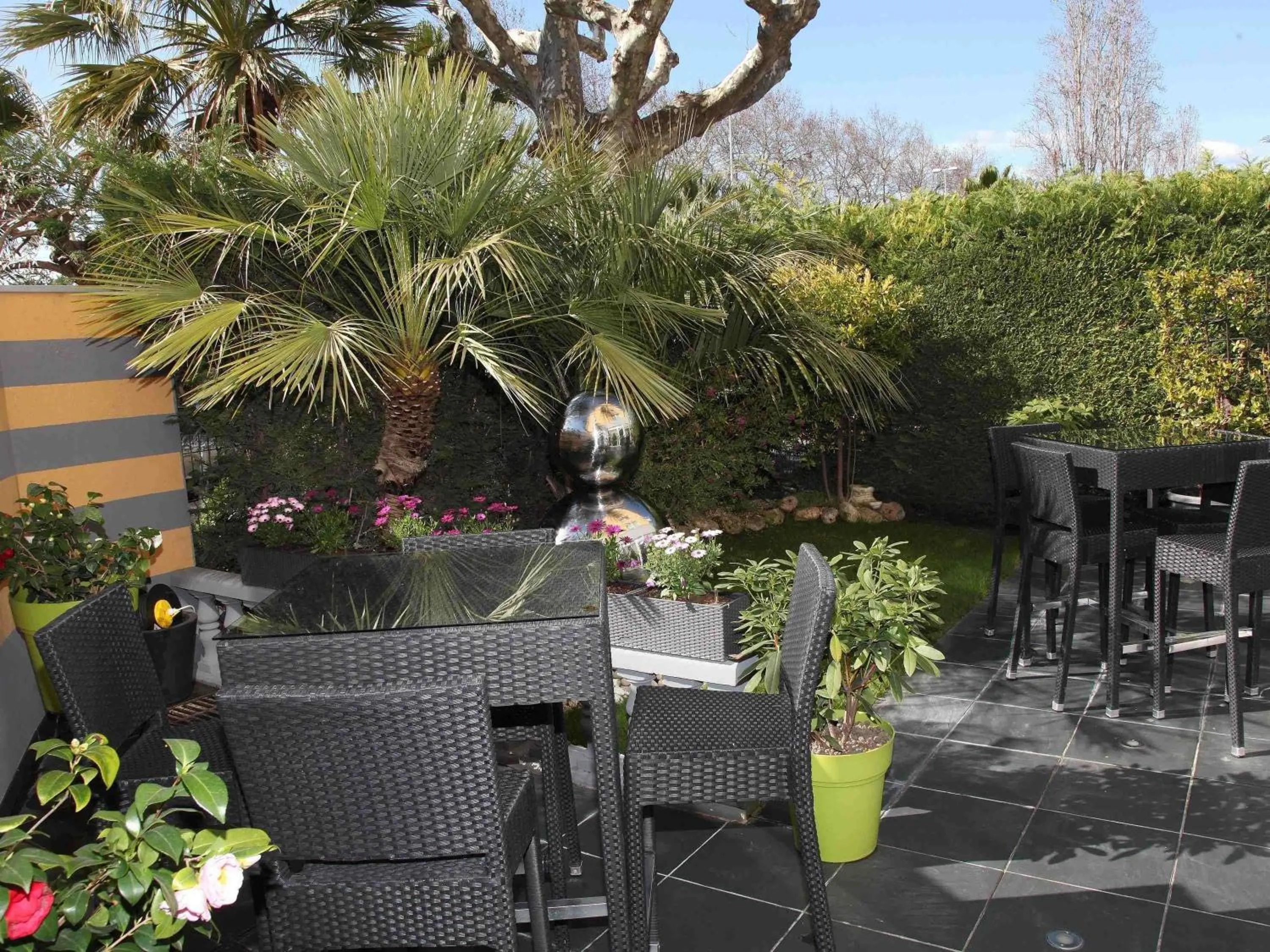 Property building in Hotel Ibis Budget Nice Palais Nikaia