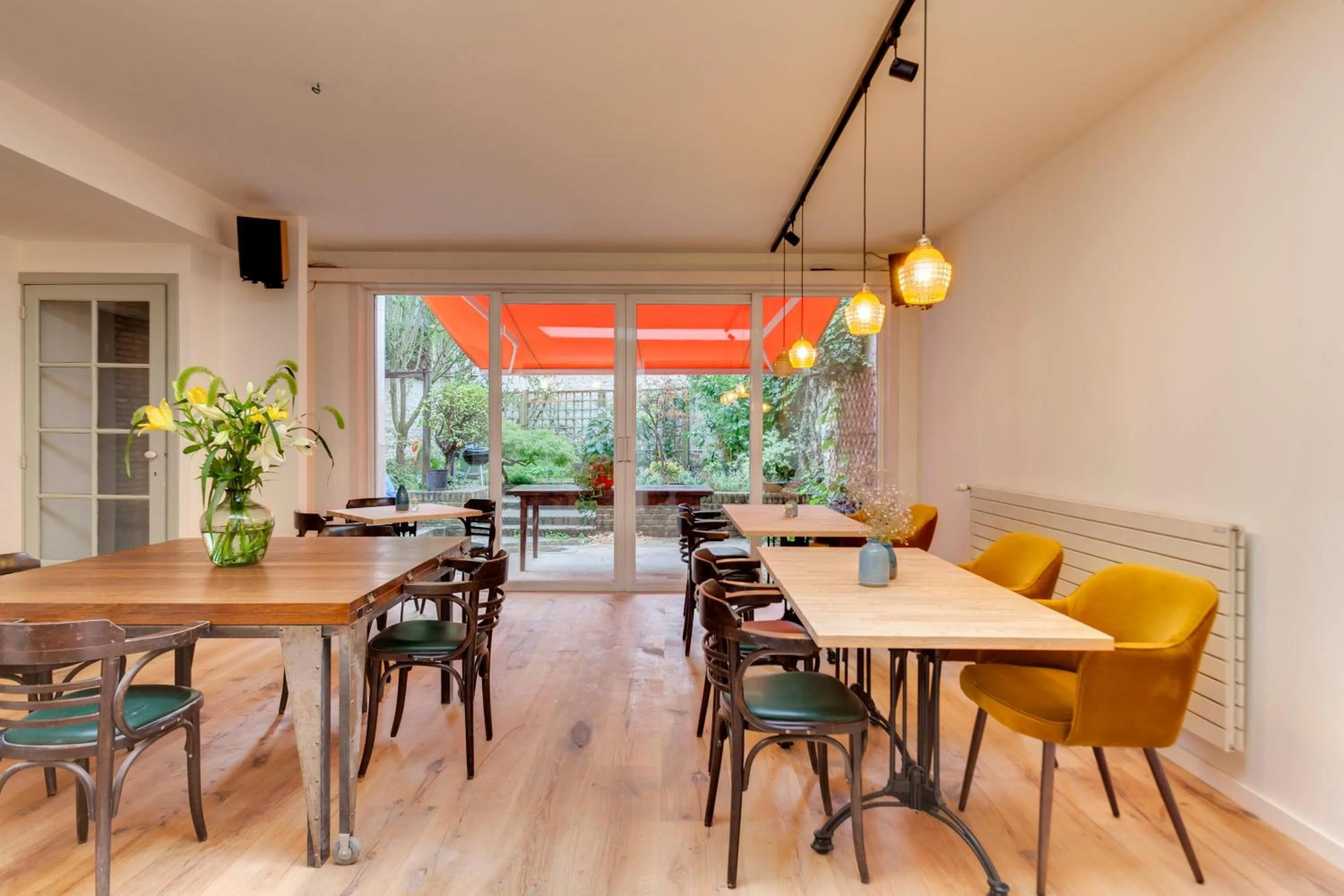 Restaurant/places to eat in Koeketiene Rooms