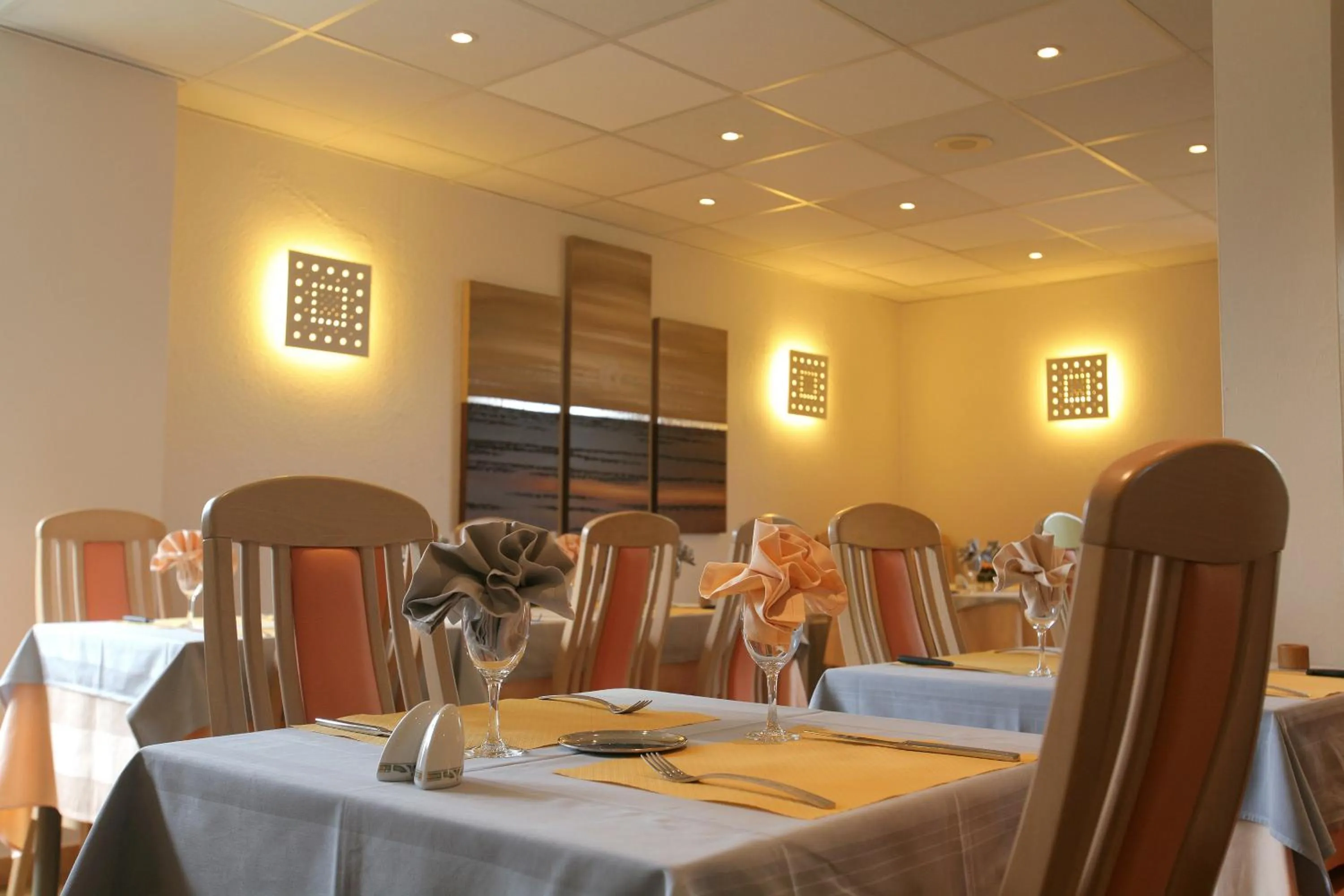 Restaurant/places to eat in Hotel Le Relais des Champs