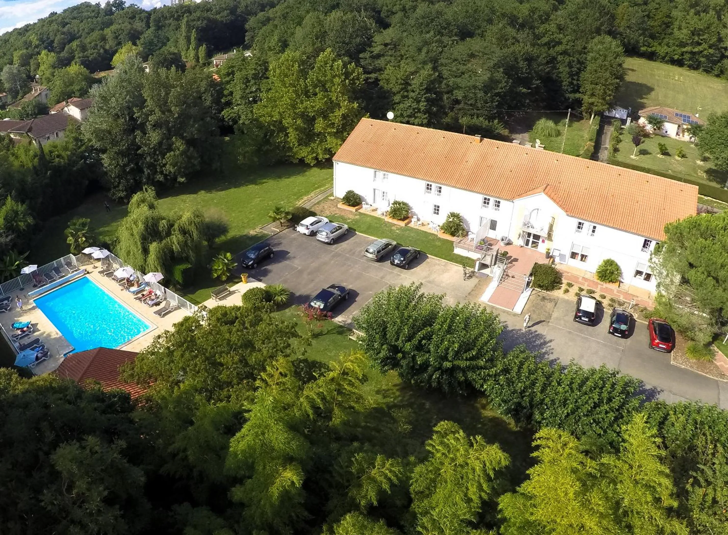 Garden in Hotel Le Relais des Champs