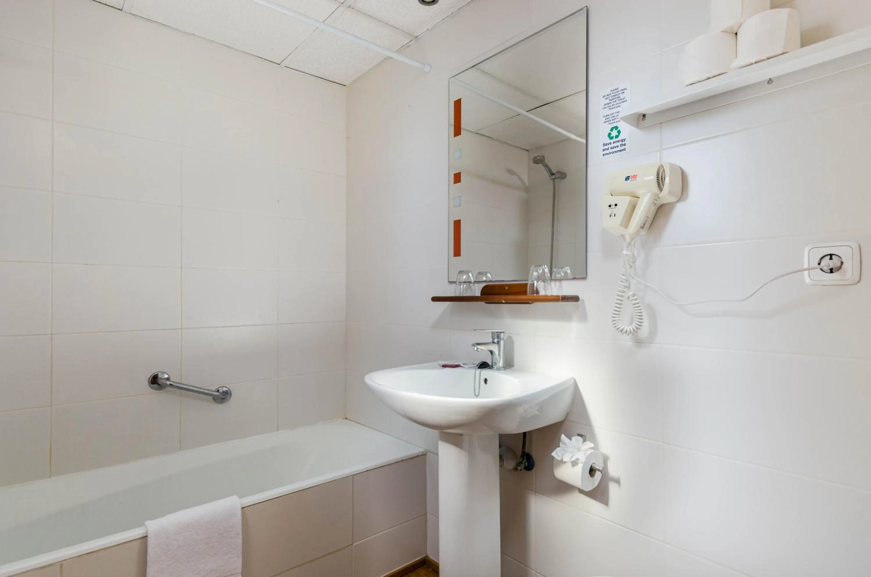 Bathroom in Mariner Club