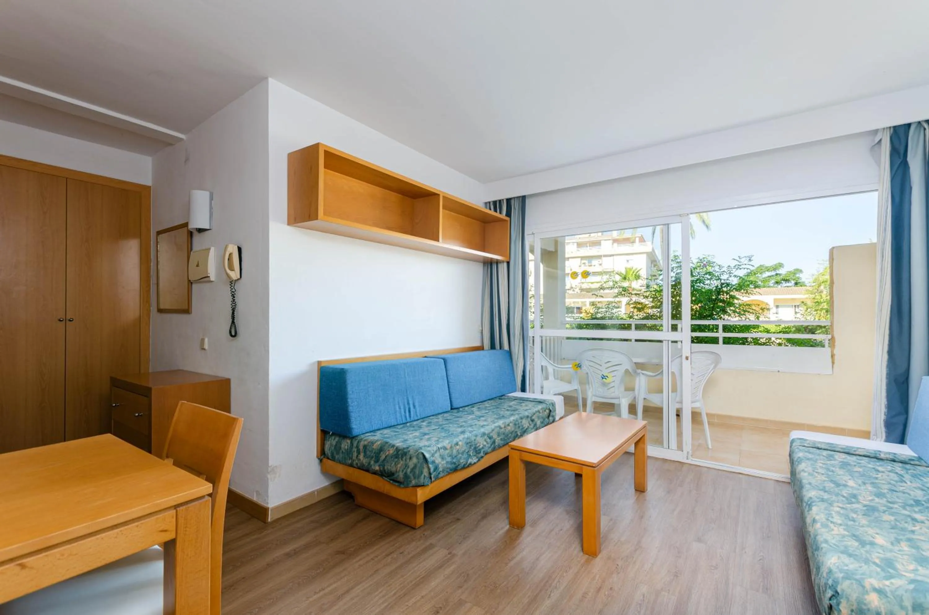 Living room in Mariner Club