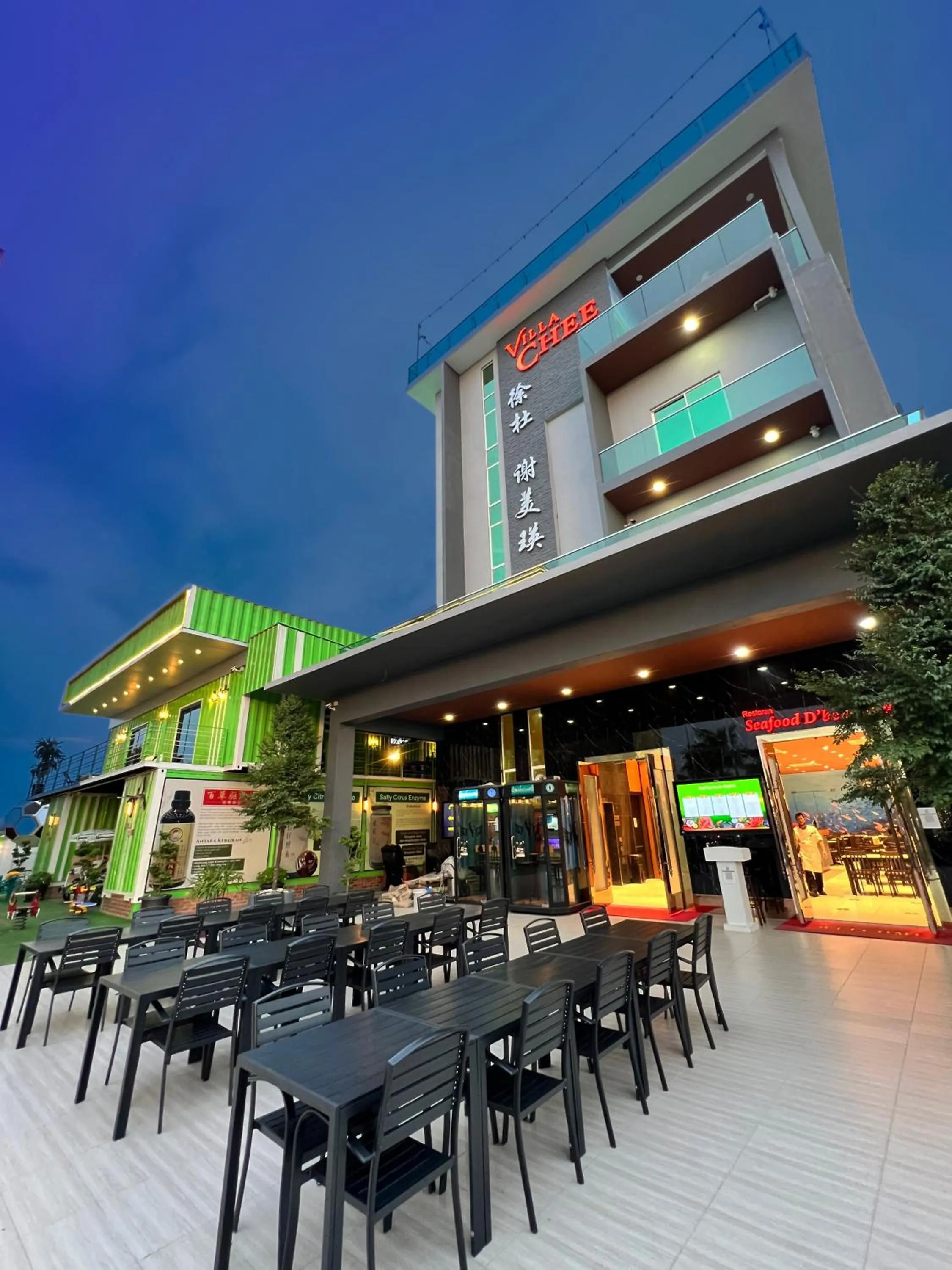 Restaurant/places to eat in Villa Chee