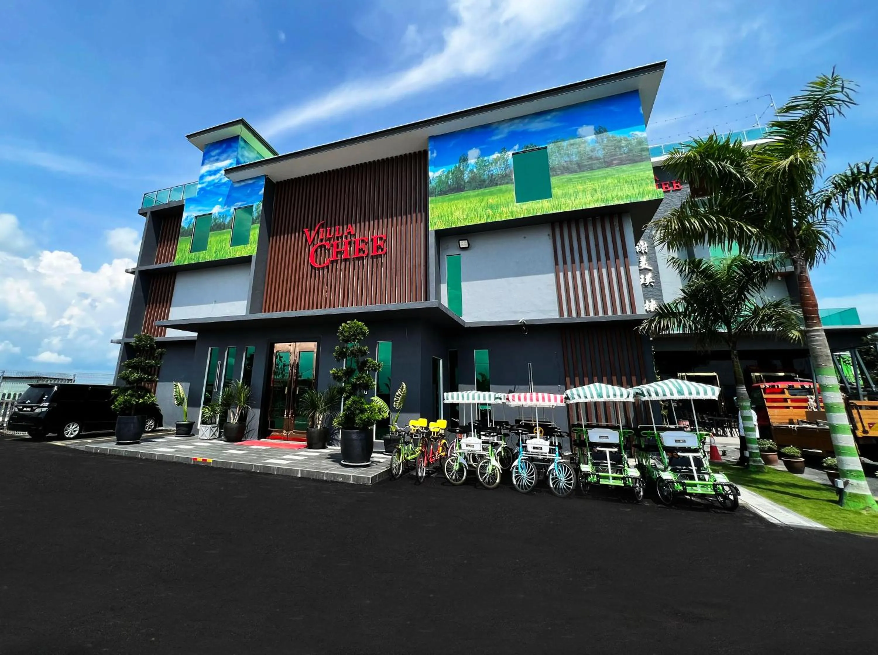 Property building in Villa Chee