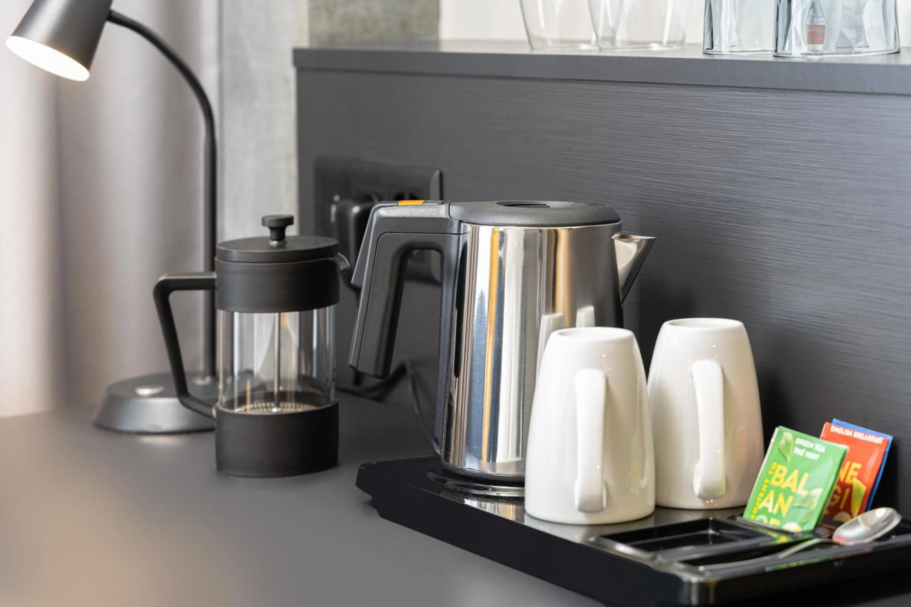 Coffee/tea facilities in Radisson Hotel & Suites Zurich