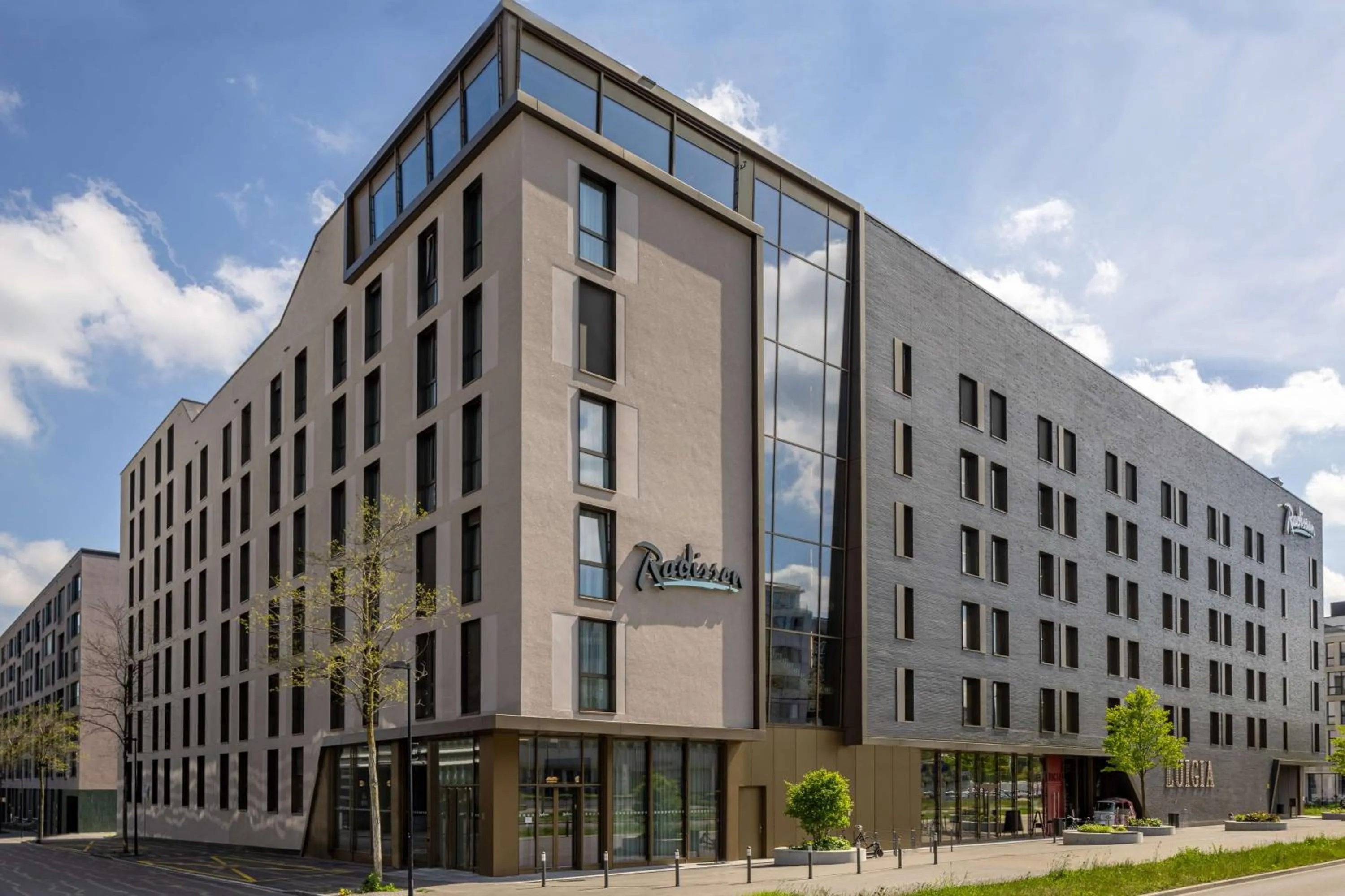 Property building in Radisson Hotel & Suites Zurich