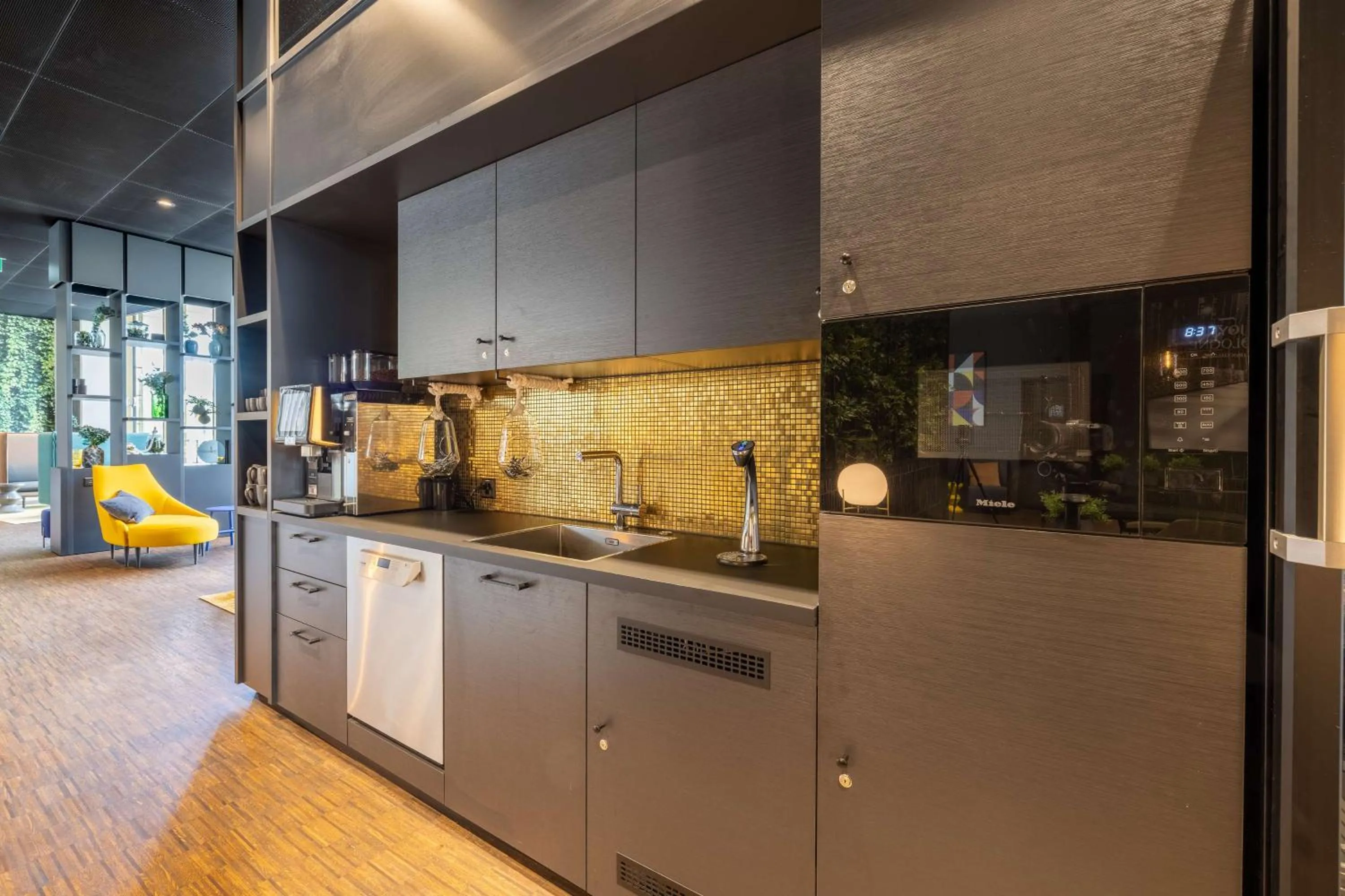 Lobby or reception in Radisson Hotel & Suites Zurich