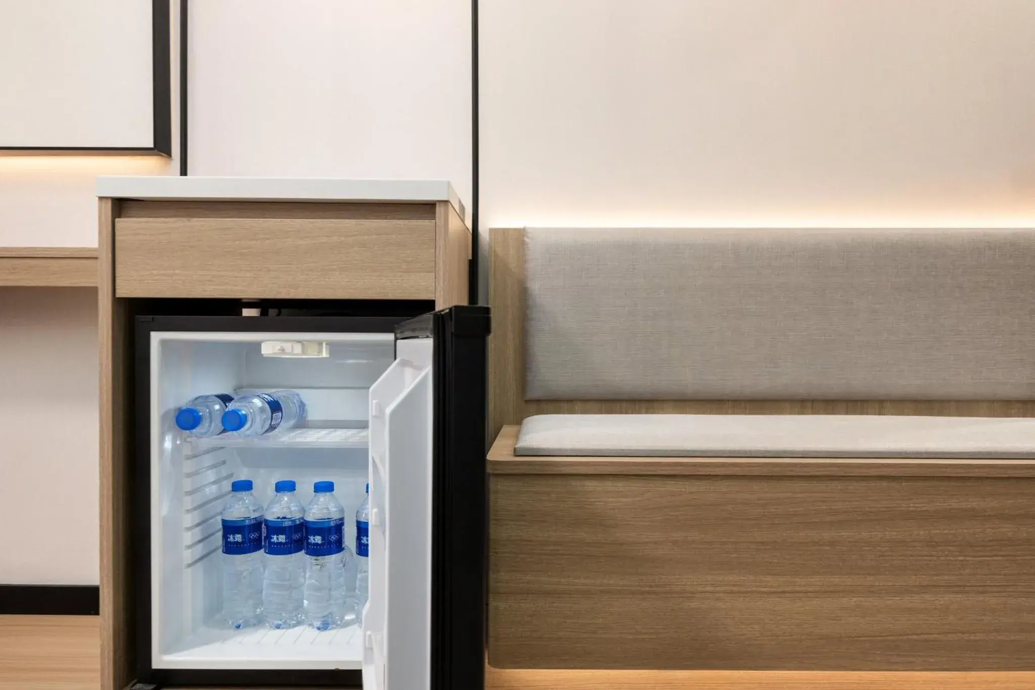 Standard Room in Holiday Inn Express Shanghai Putuo by IHG Standard Room in Holiday Inn Express Shanghai Putuo by IHG