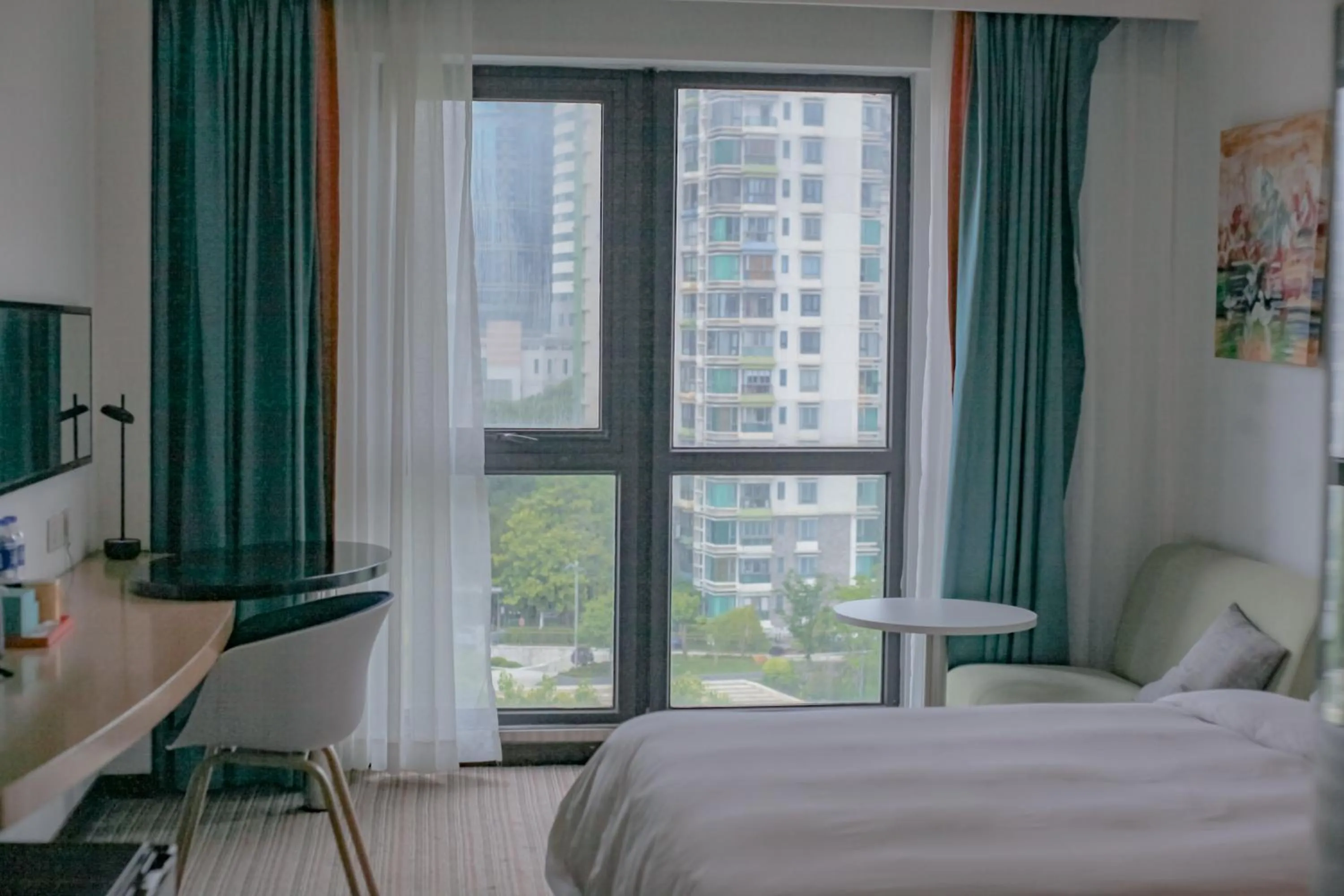 Bed in Holiday Inn Express Shanghai Putuo by IHG