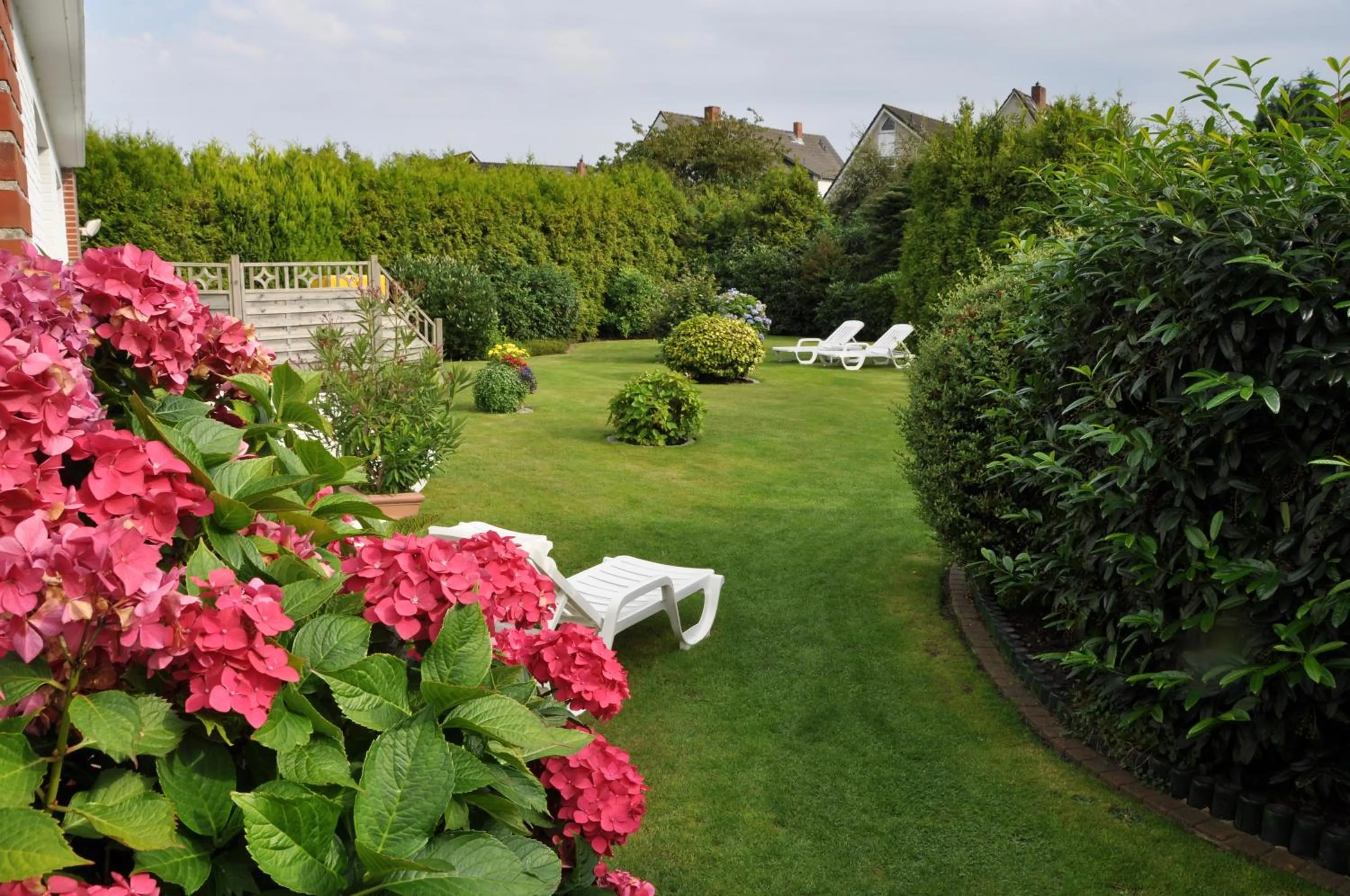 Garden view in Haus Thorwarth - Hotel garni