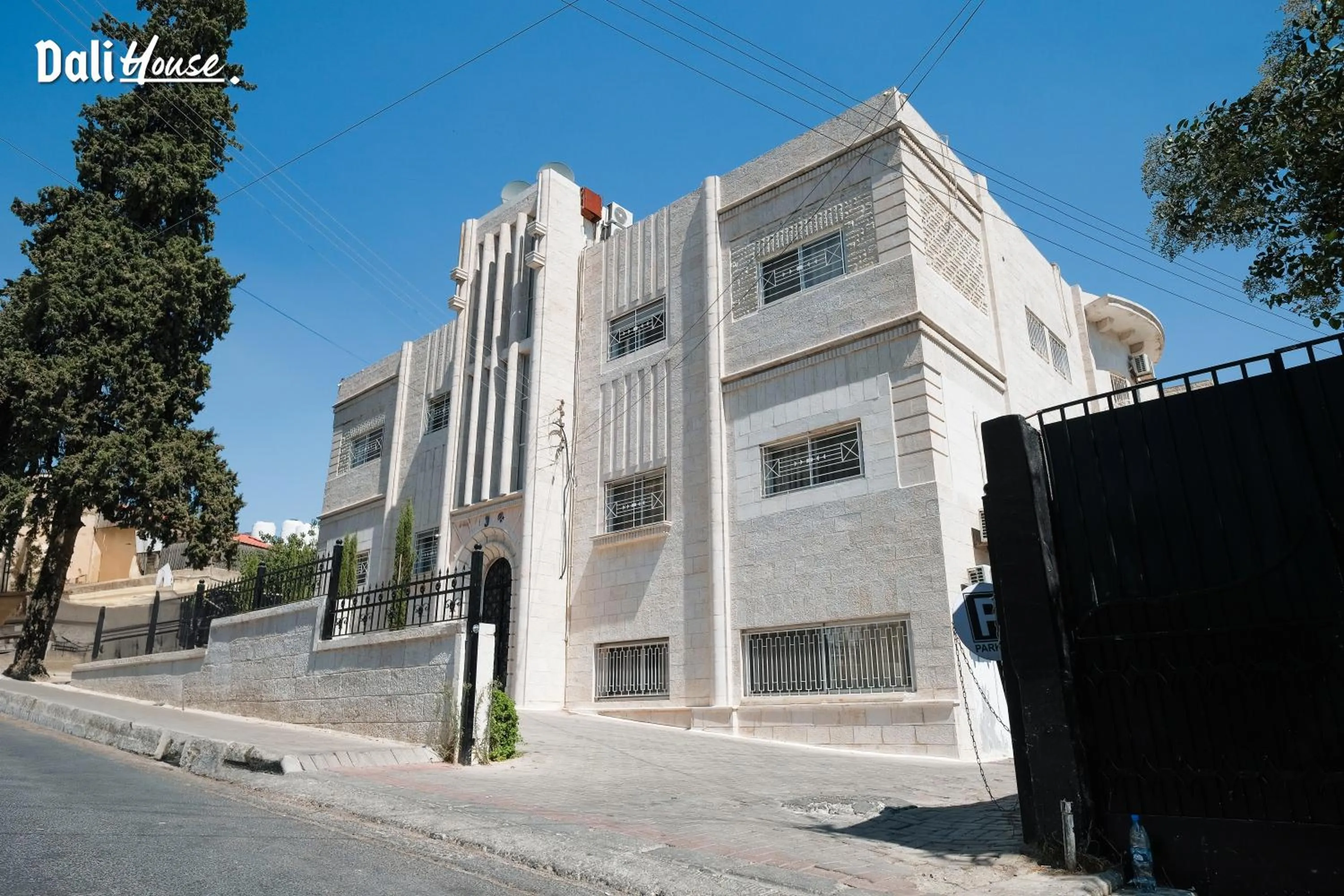 Property building in Dali House