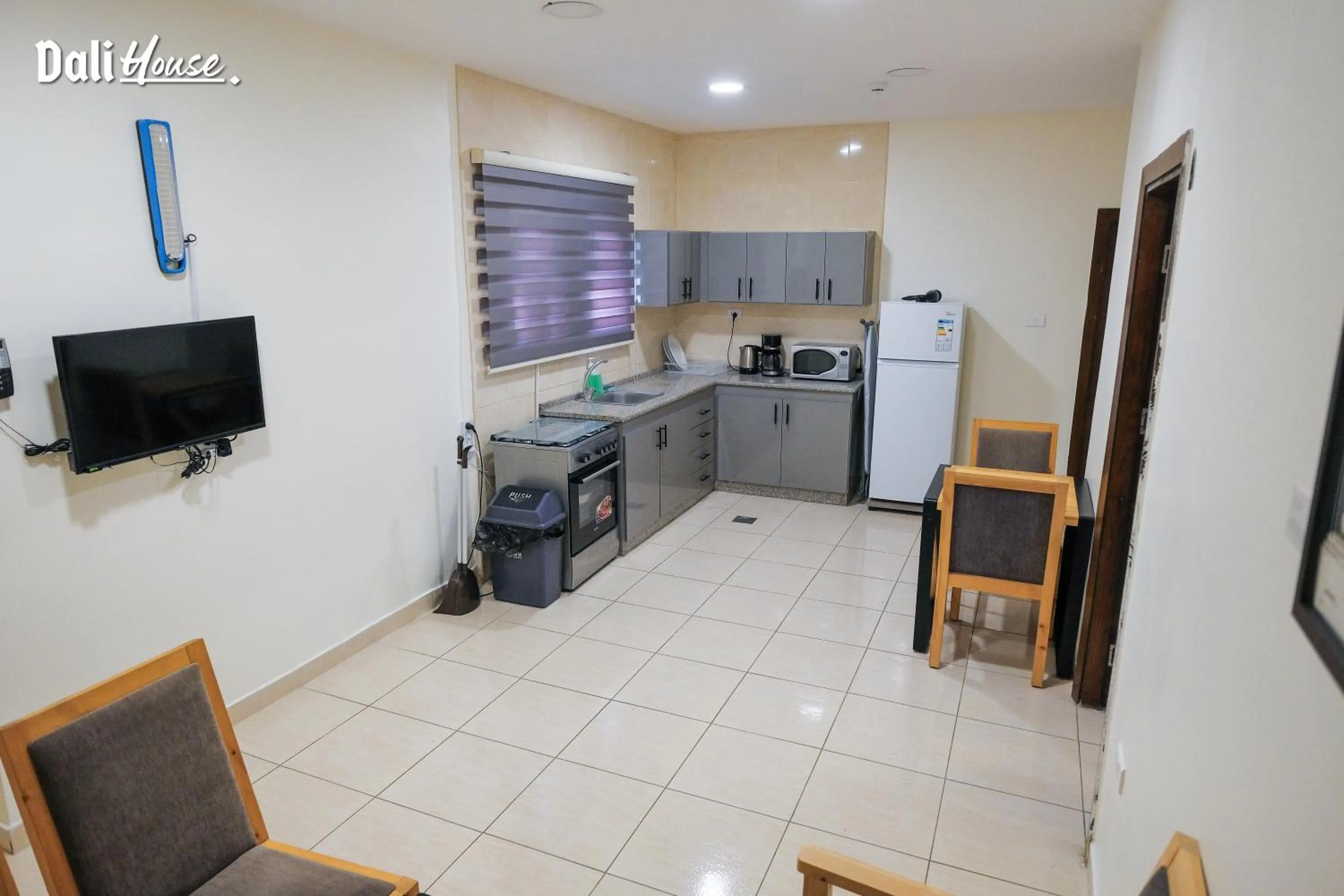 Kitchen or kitchenette in Dali House