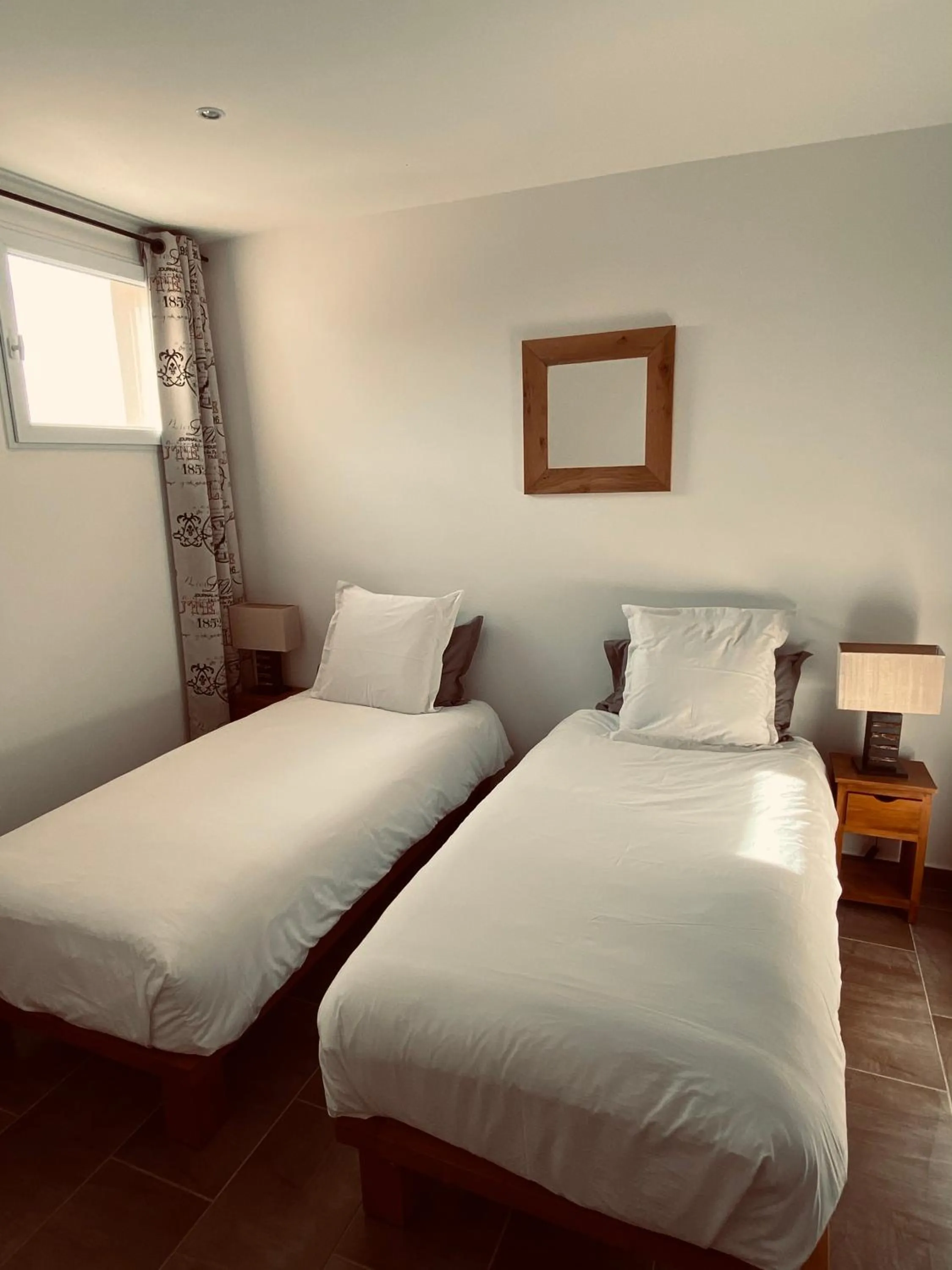 Bed in Le Jas de Joucas Hôtel-Restaurant