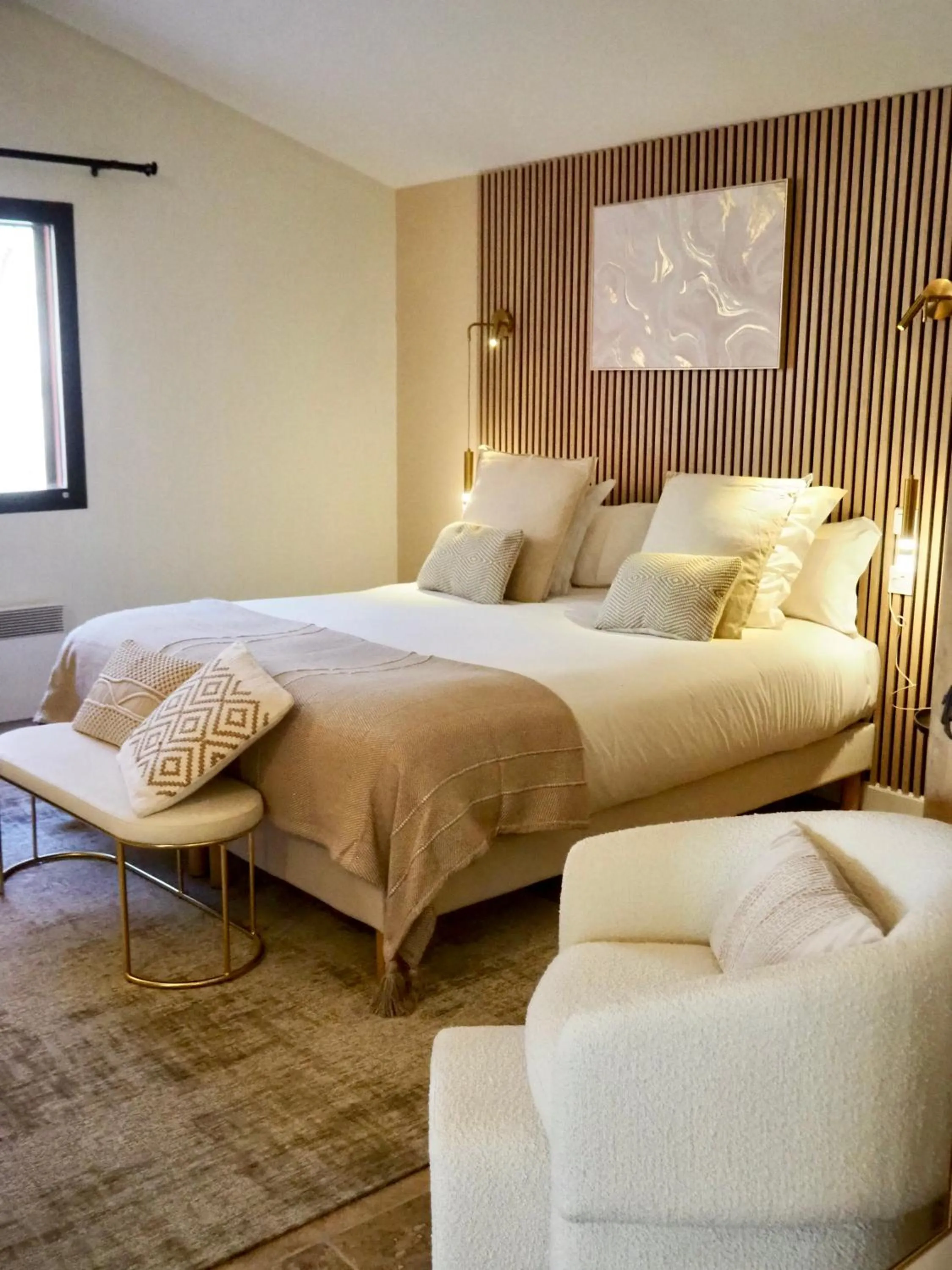 Bed in Le Jas de Joucas Hôtel-Restaurant