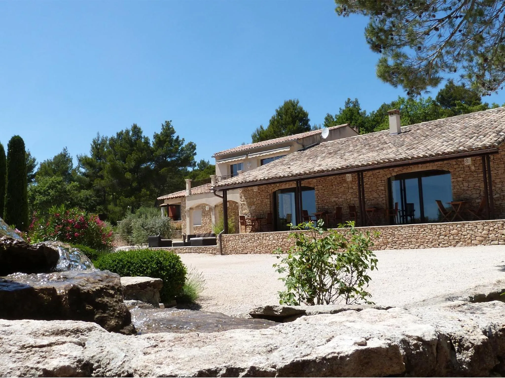 Staff in Le Jas de Joucas Hôtel-Restaurant