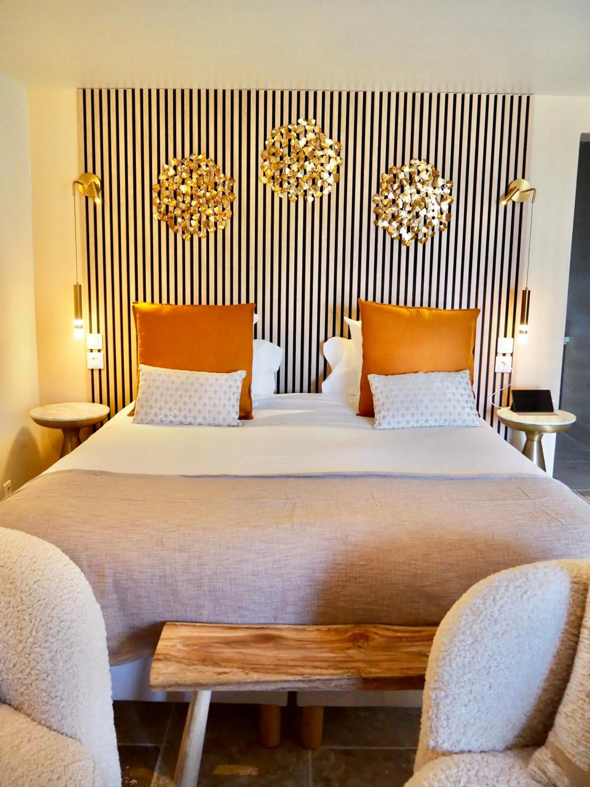 Bed in Le Jas de Joucas Hôtel-Restaurant