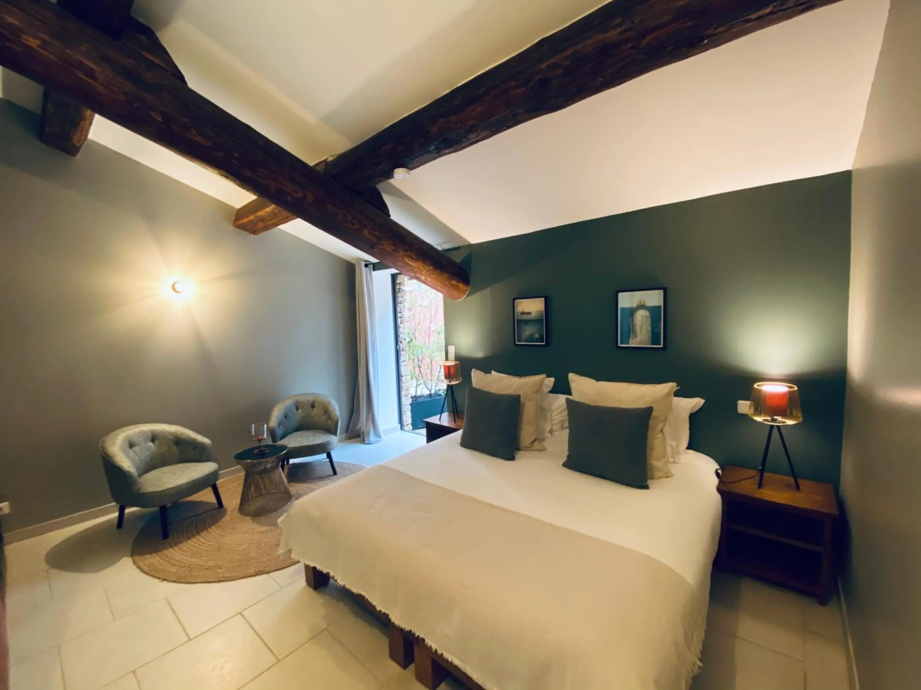 Bed in Le Jas de Joucas Hôtel-Restaurant