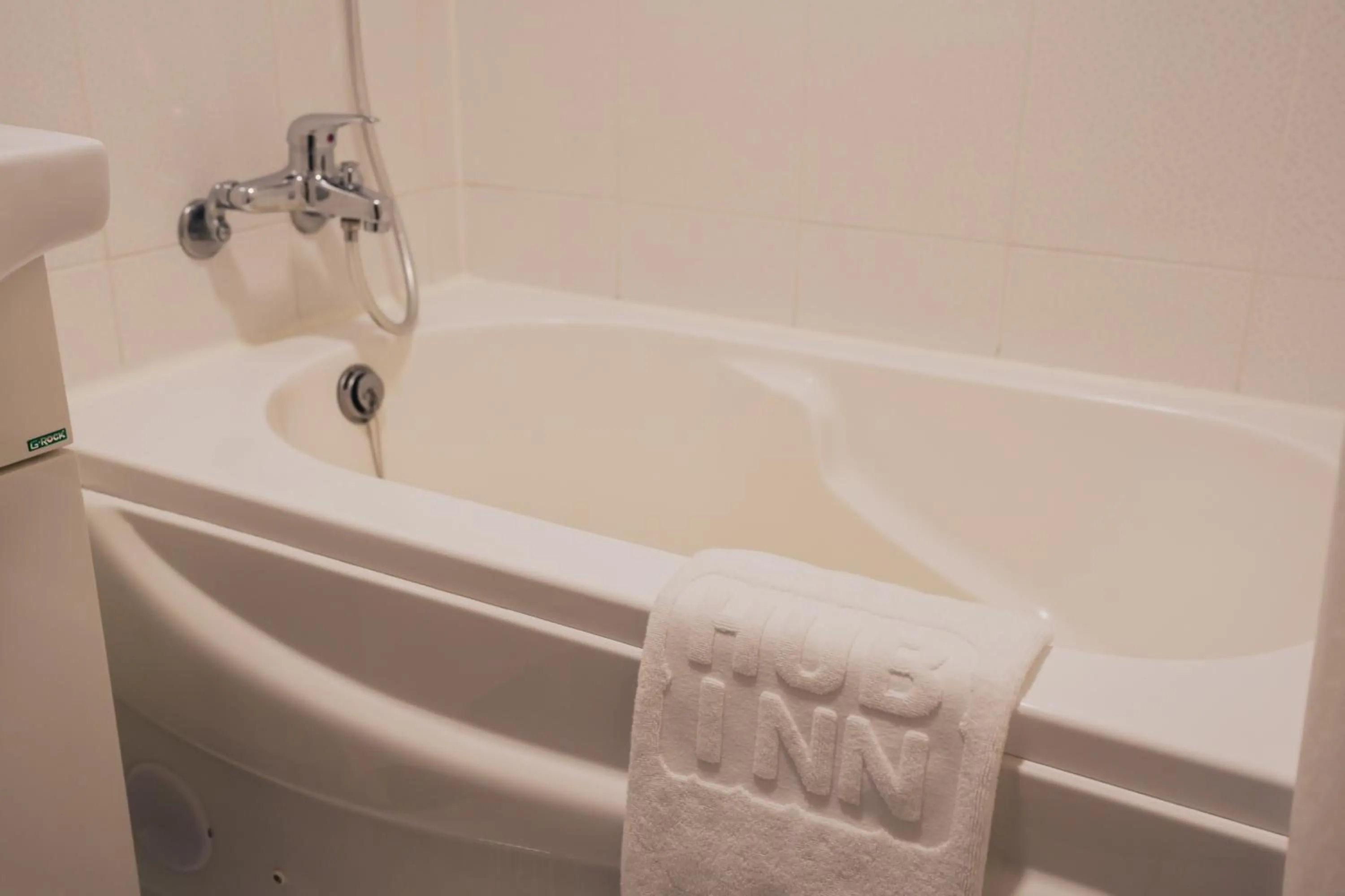 Bath in Hub Hotel - Songshan Airport Branch