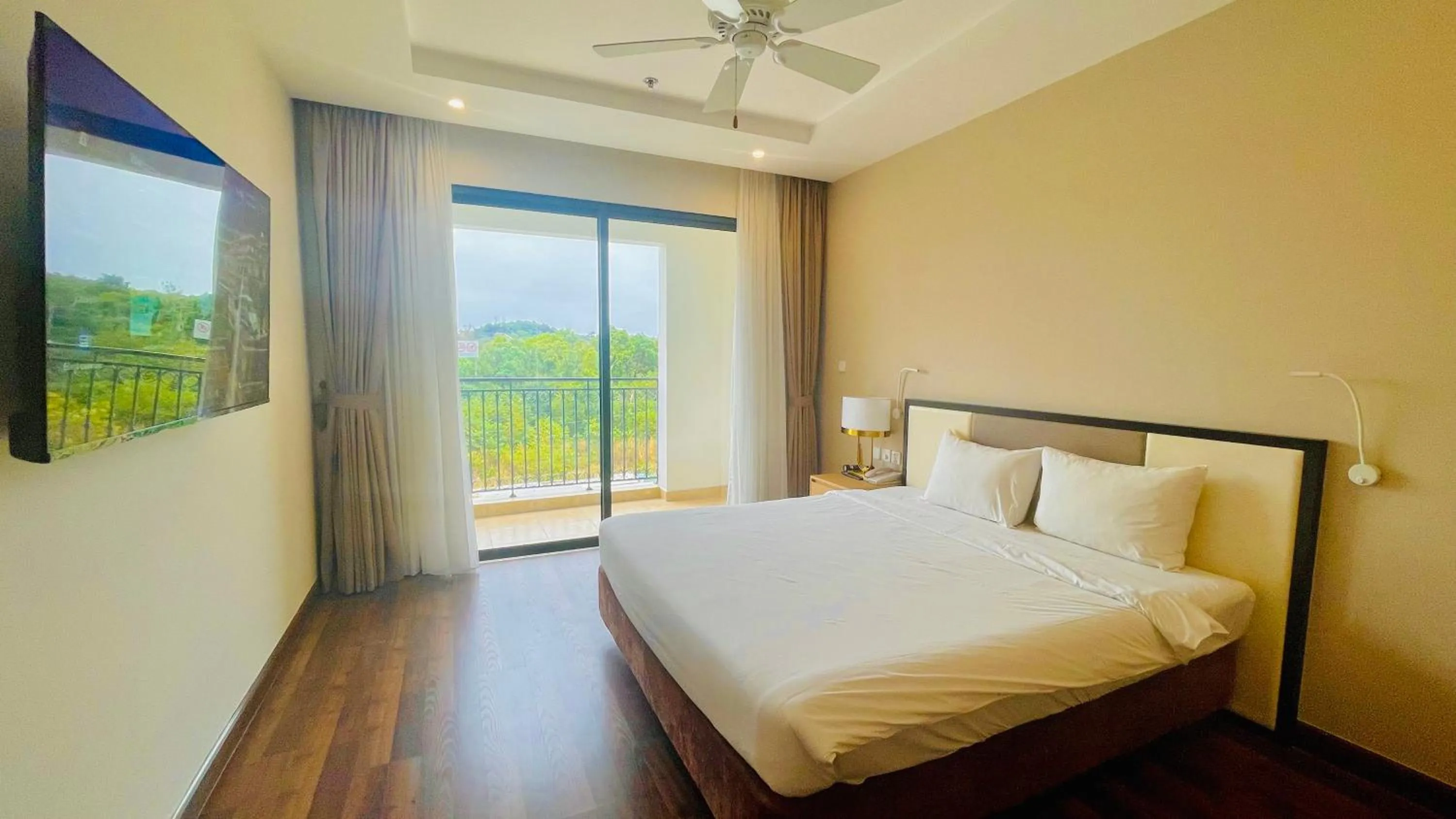 View (from property/room), Bed in Vinholidays Fiesta Phu Quoc