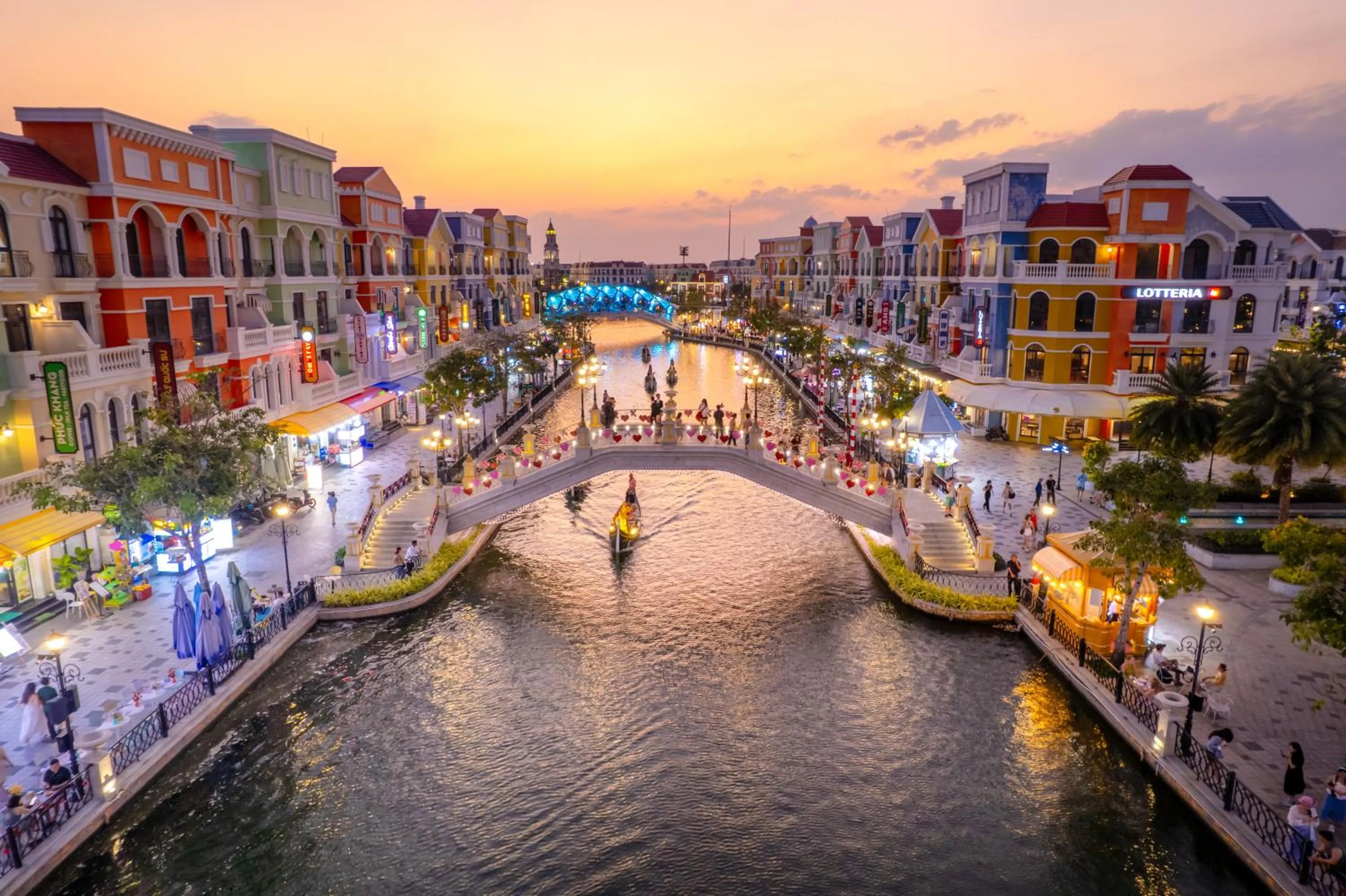 Shopping Area in Vinholidays Fiesta Phu Quoc