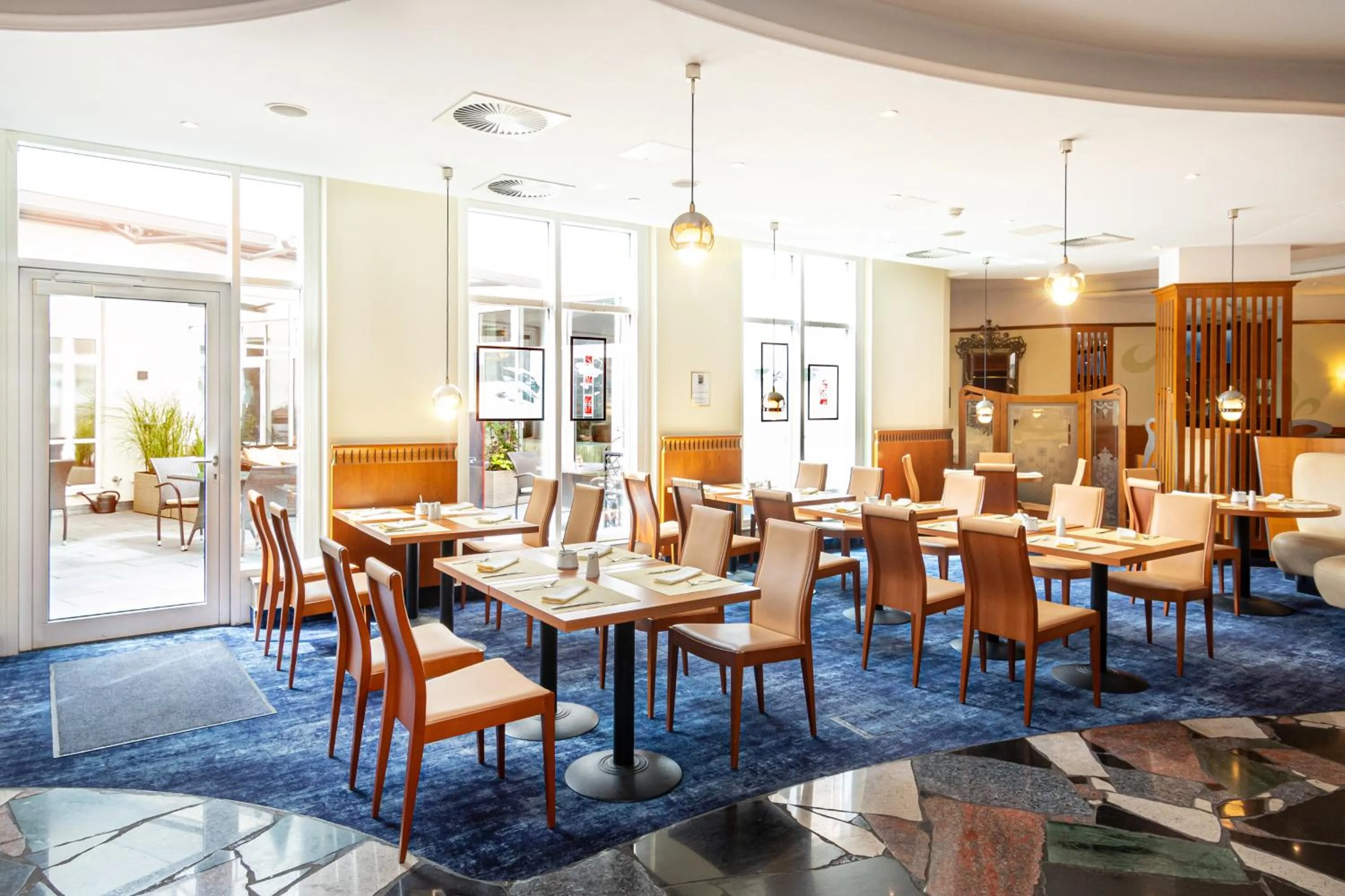 Restaurant/places to eat in Dorint Charlottenhof Halle (Saale)