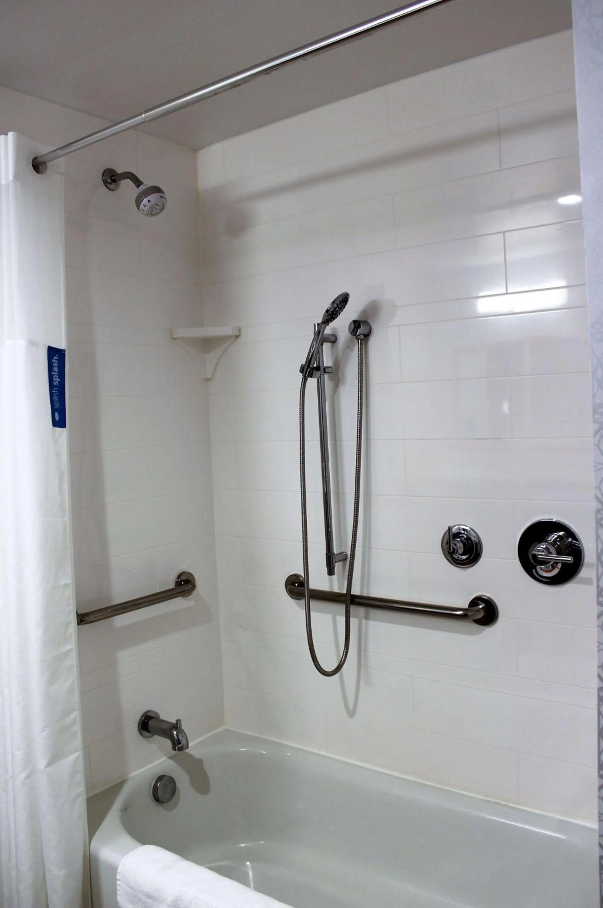 Bathroom in Hampton Inn Lexington