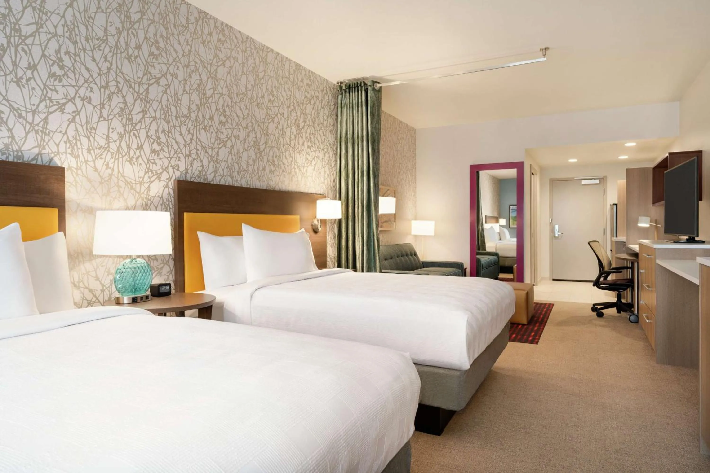 Bedroom, Bed in Home2 Suites By Hilton Martinsburg, Wv