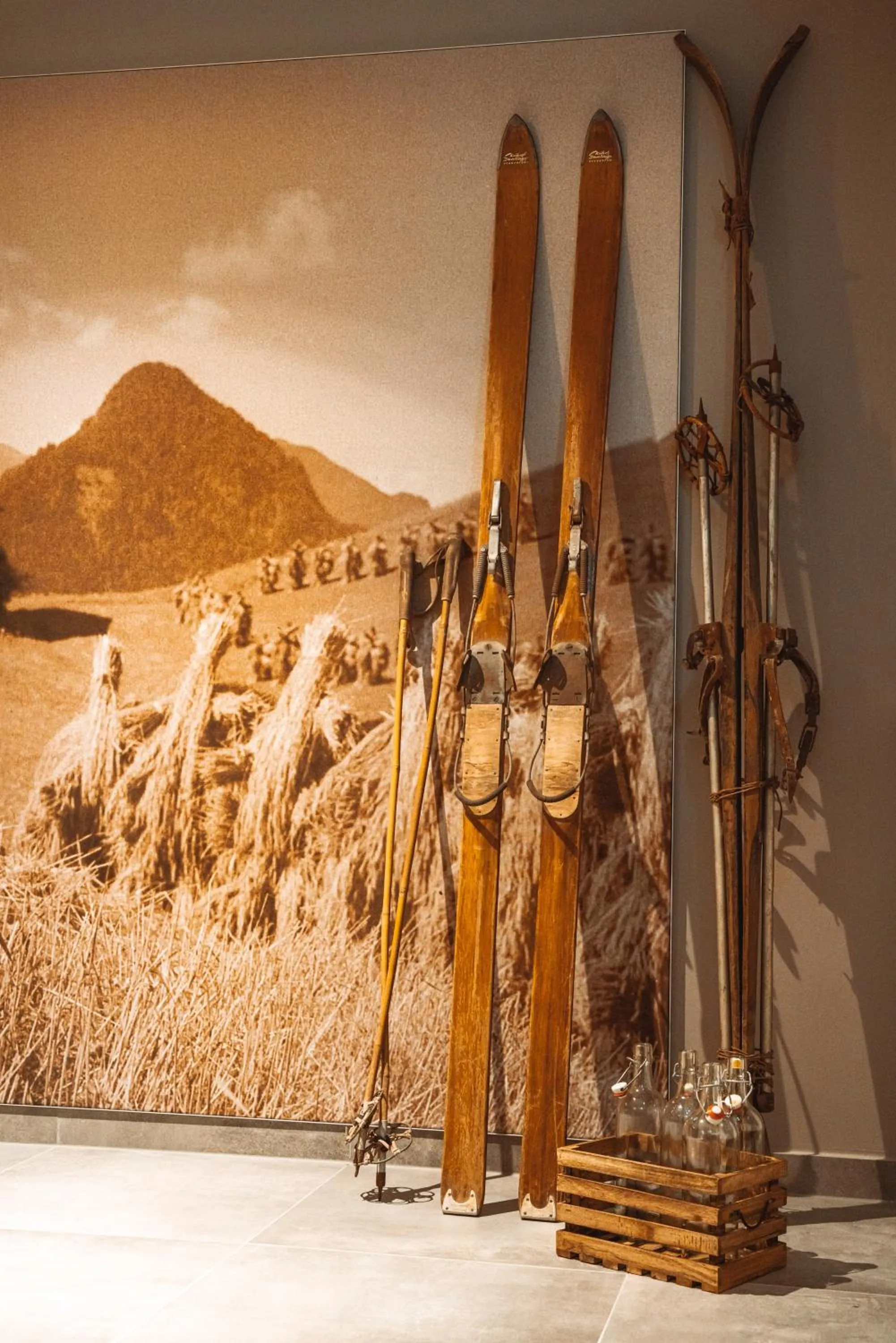 Decorative detail in Mountainview Apartments