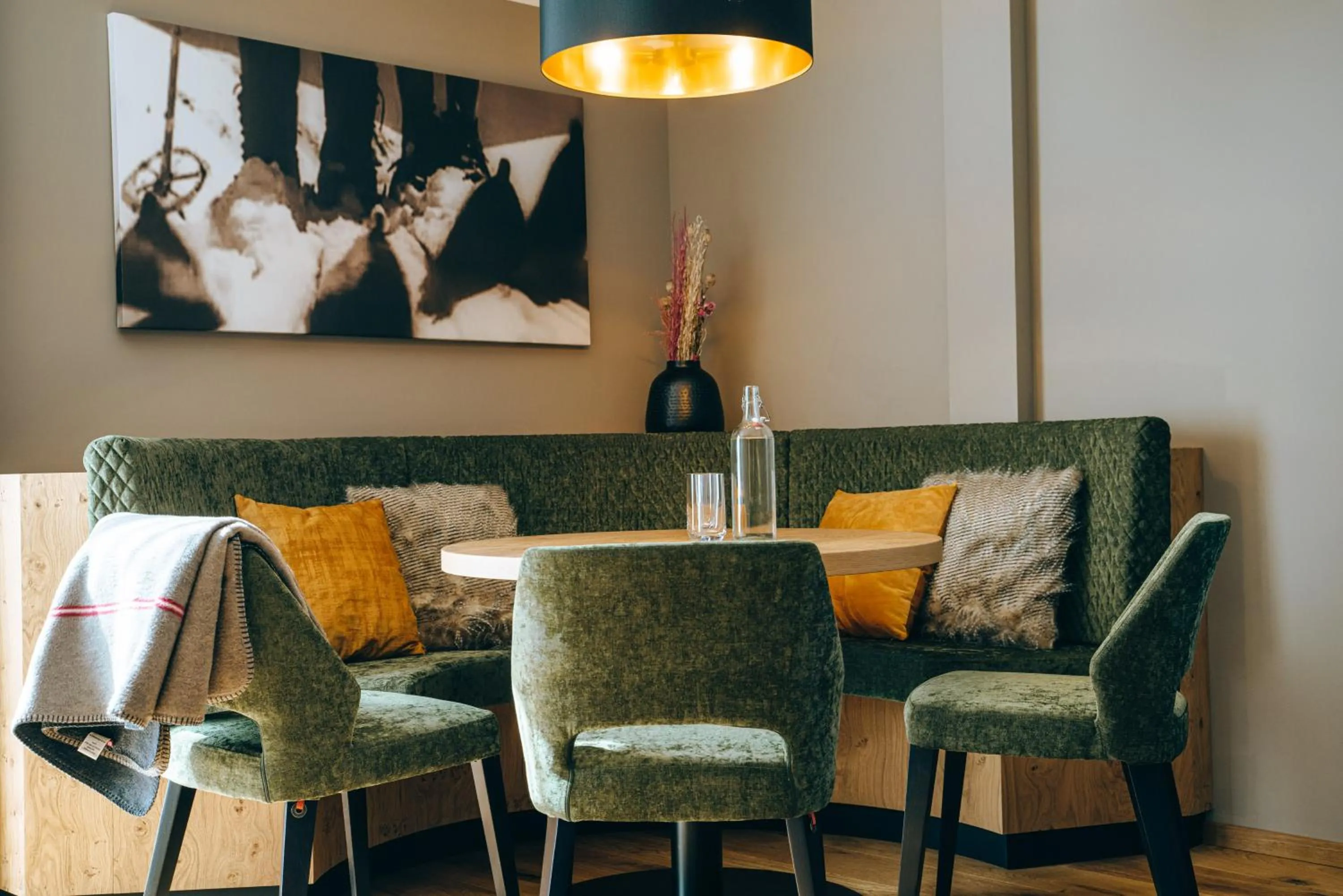 Seating area in Mountainview Apartments
