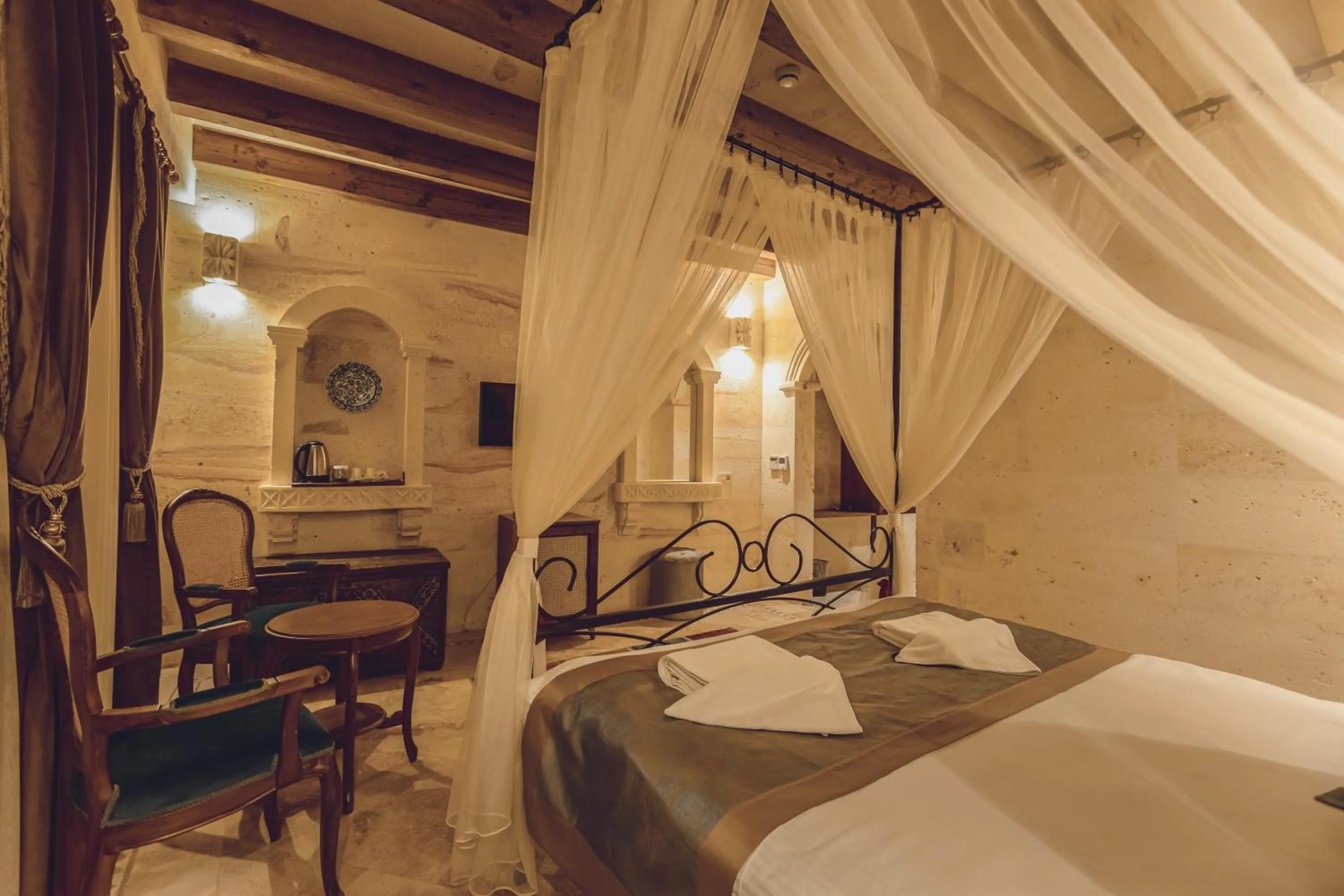 Photo of the whole room, Bed in Sobek Stone House Cappadocia
