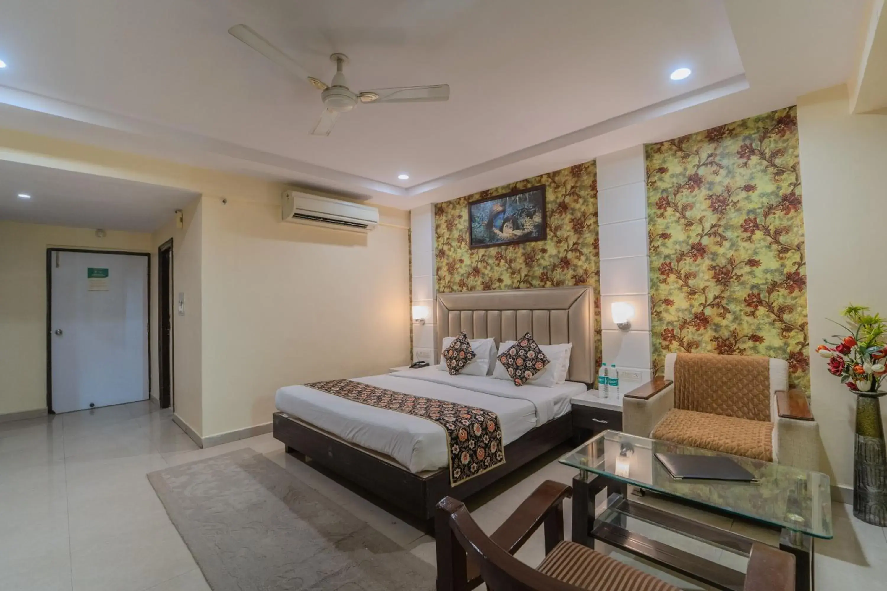 Deluxe Double Room (2 Adults + 1 Child) in Hotel City Square By KeyMagics Deluxe Double Room (2 Adults + 1 Child) in Hotel City Square By KeyMagics