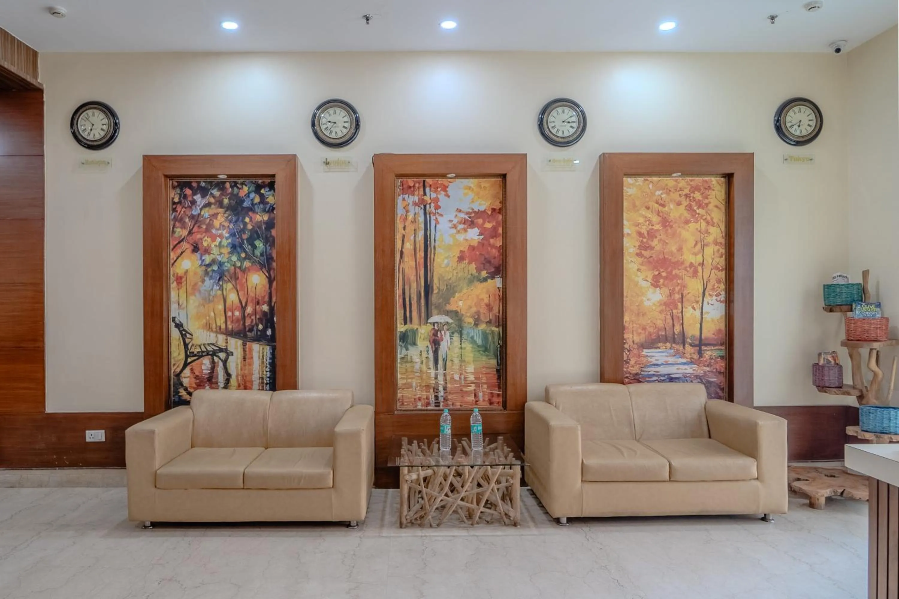 Lobby or reception in Hotel City Square By KeyMagics