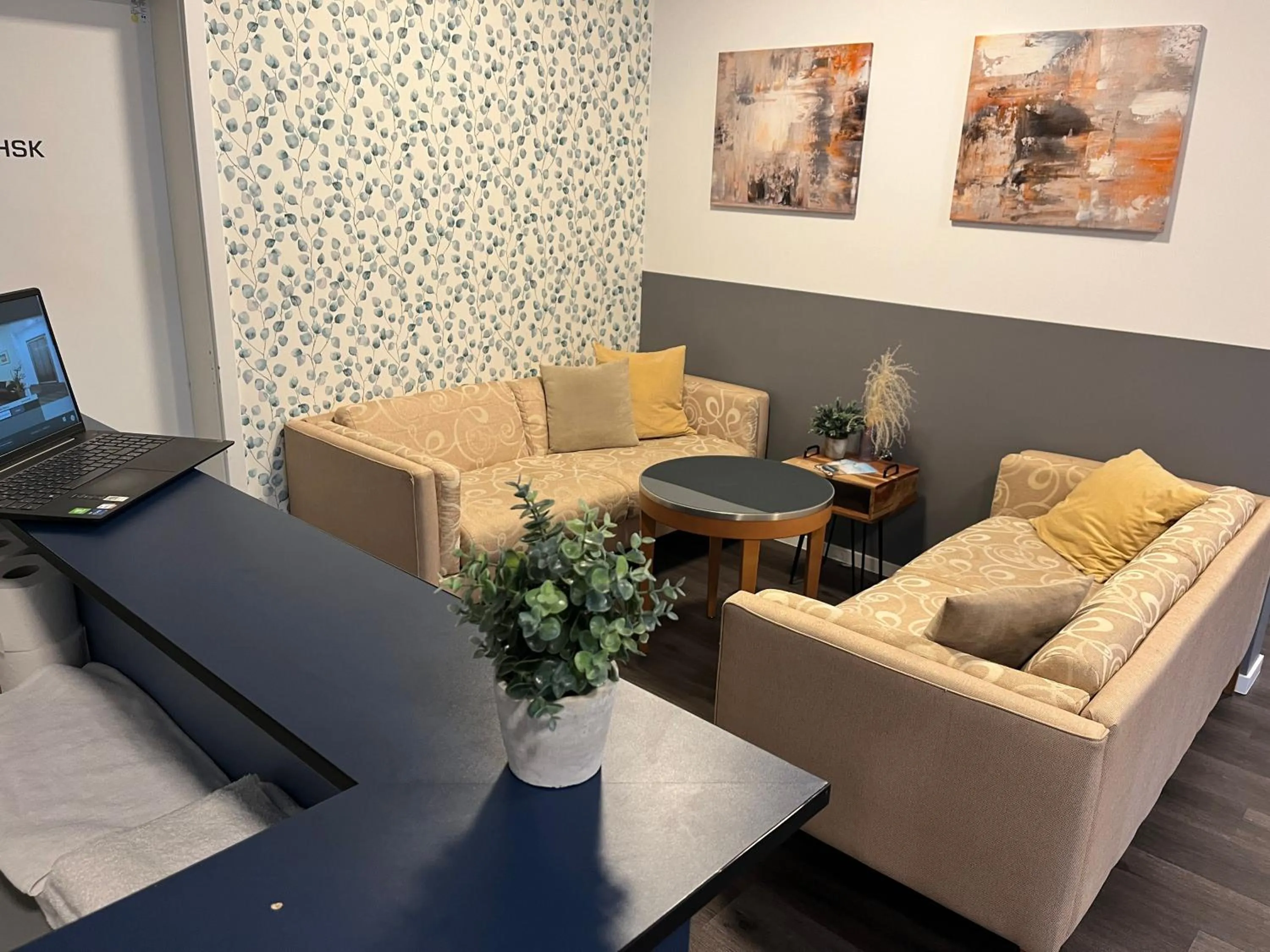 PRIMA Inn HOTEL & HOF NEURUPPIN - digitales & rezeptionsloses Motel