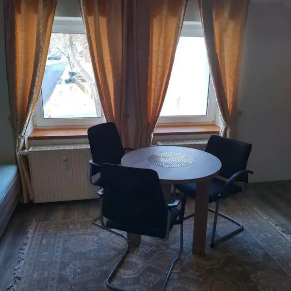 Basic Triple Room with Shared Bathroom in Pension Goldenes Vogtland Basic Triple Room with Shared Bathroom in Pension Goldenes Vogtland