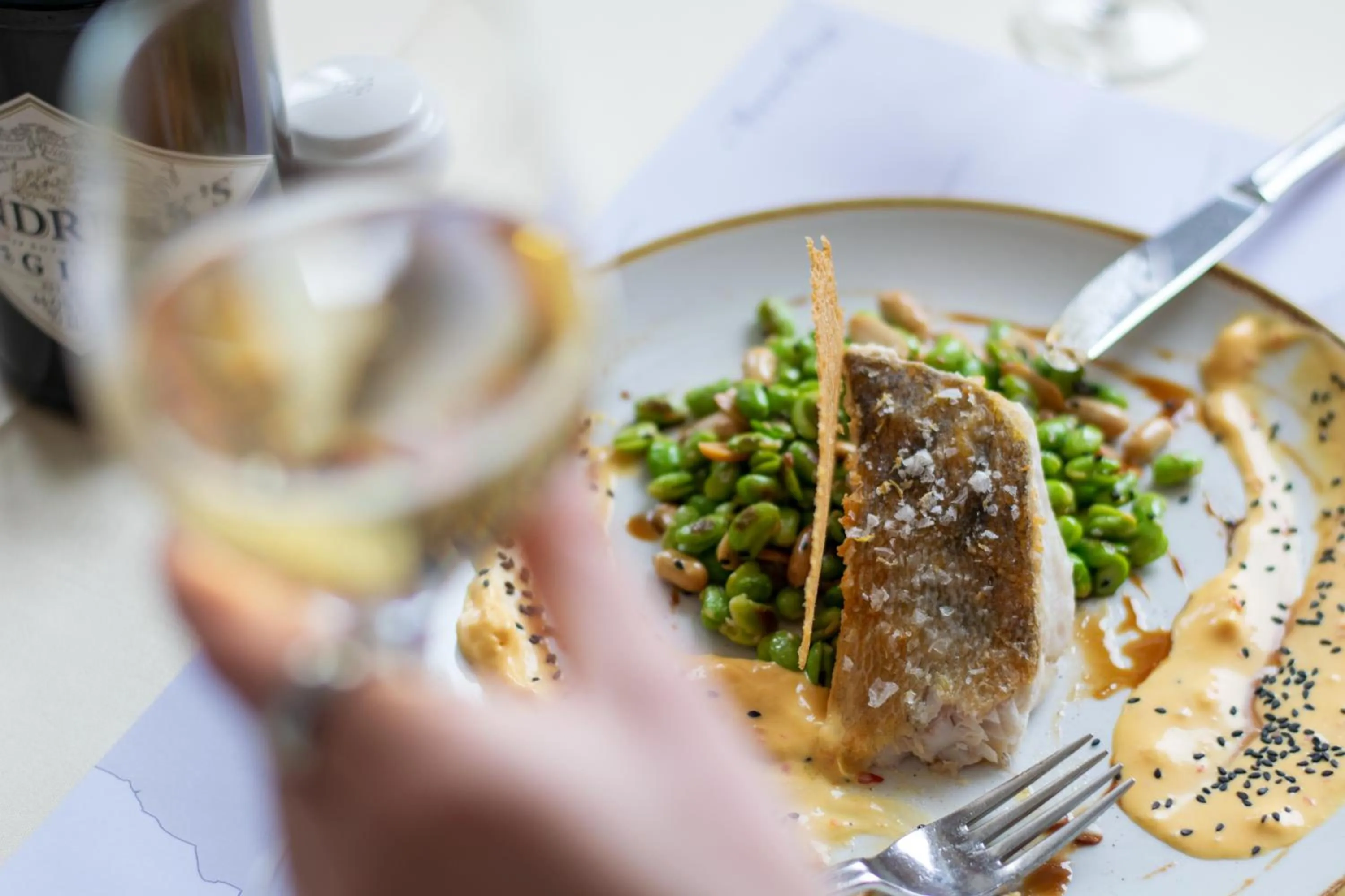 Restaurant/places to eat in Meeressterne Hotel Weißes Schloß