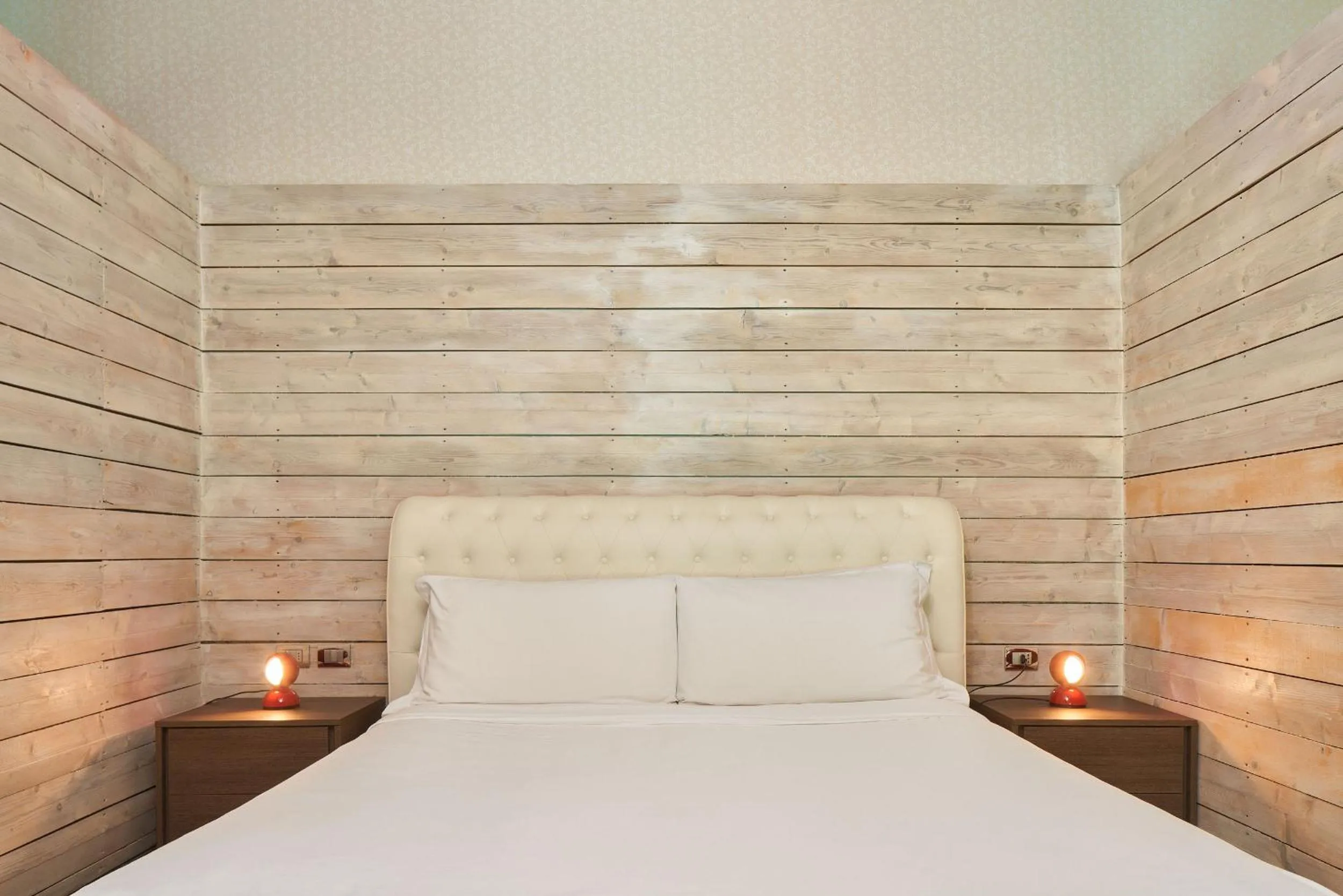 Bed in NS SUITE SAURIS