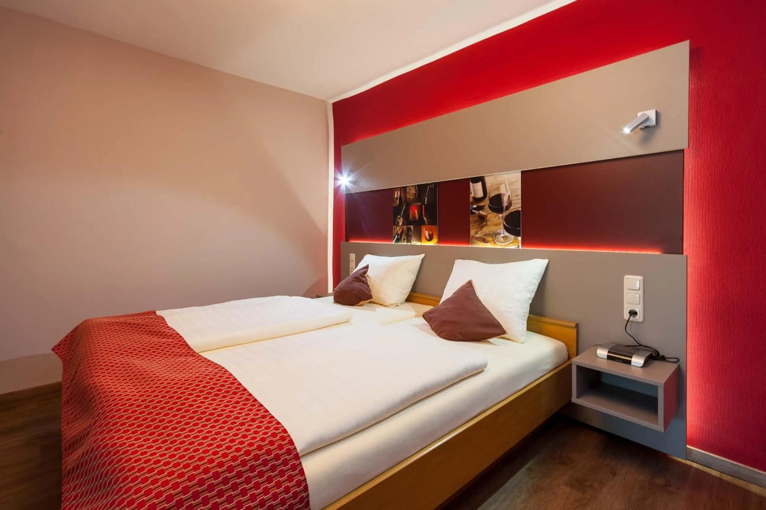 Photo of the whole room, Bed in Hotel Halfenstube & Villa Spa 1894