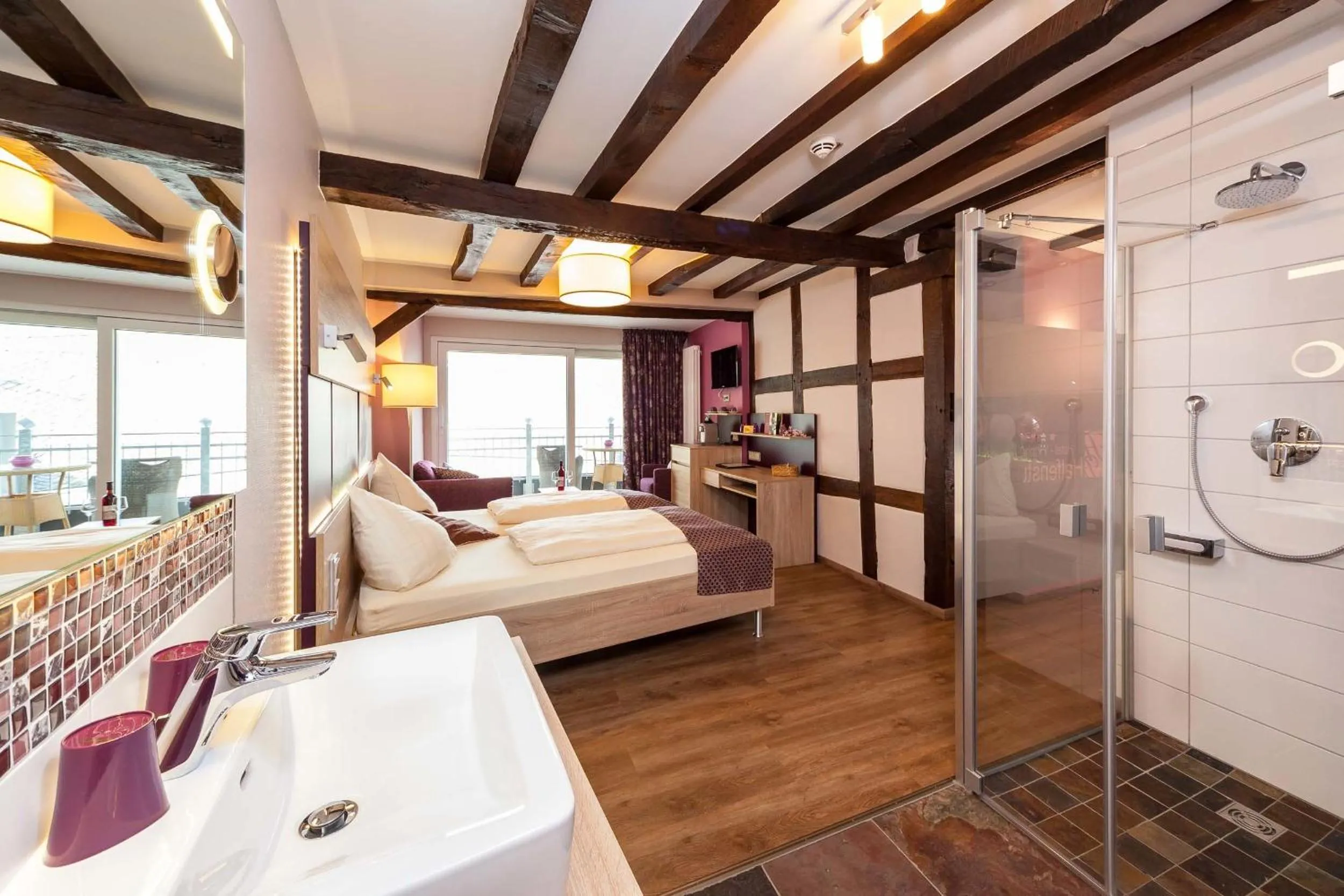 Bathroom, Bed in Hotel Halfenstube & Villa Spa 1894