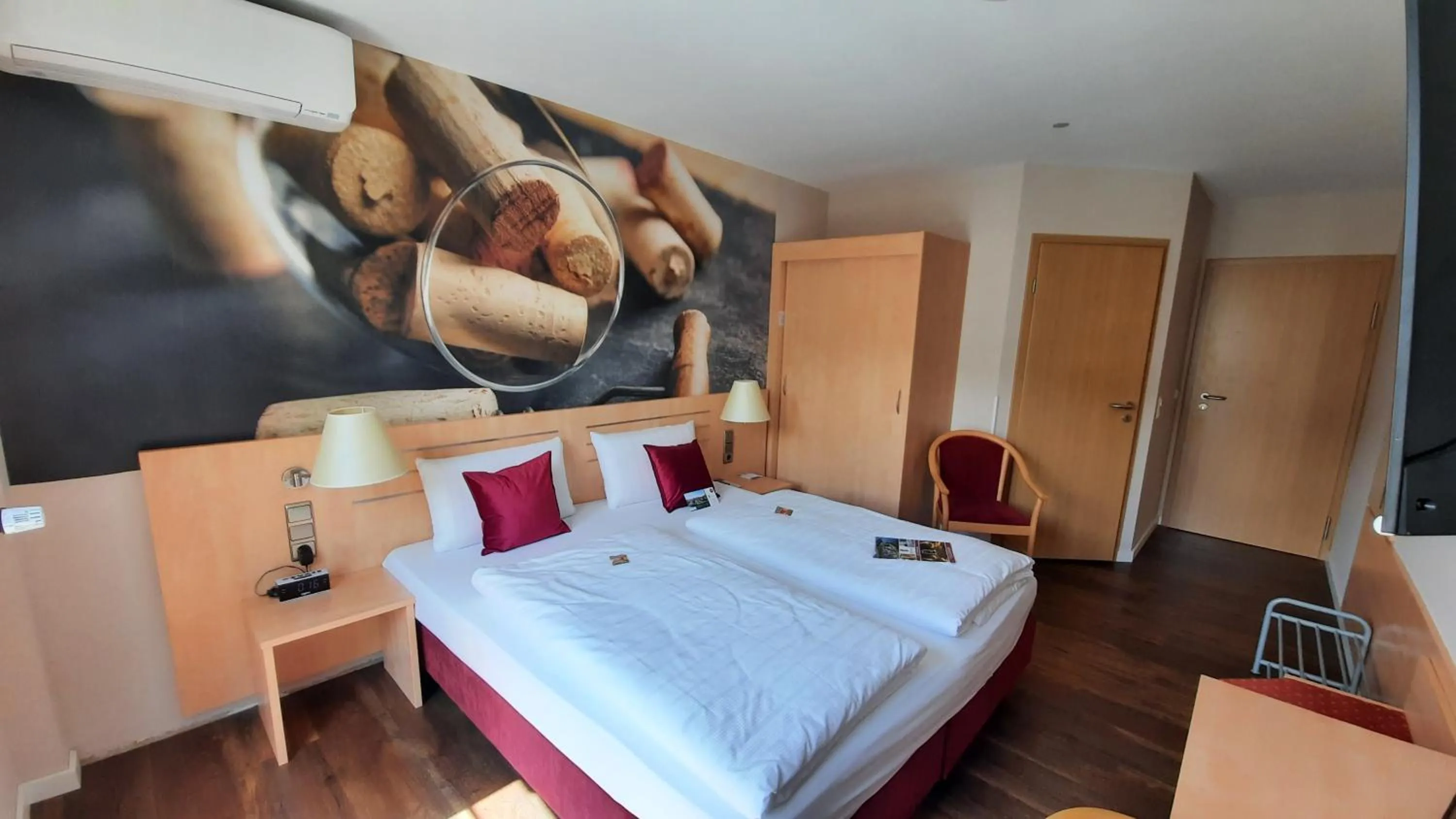 Photo of the whole room, Bed in Hotel Halfenstube & Villa Spa 1894