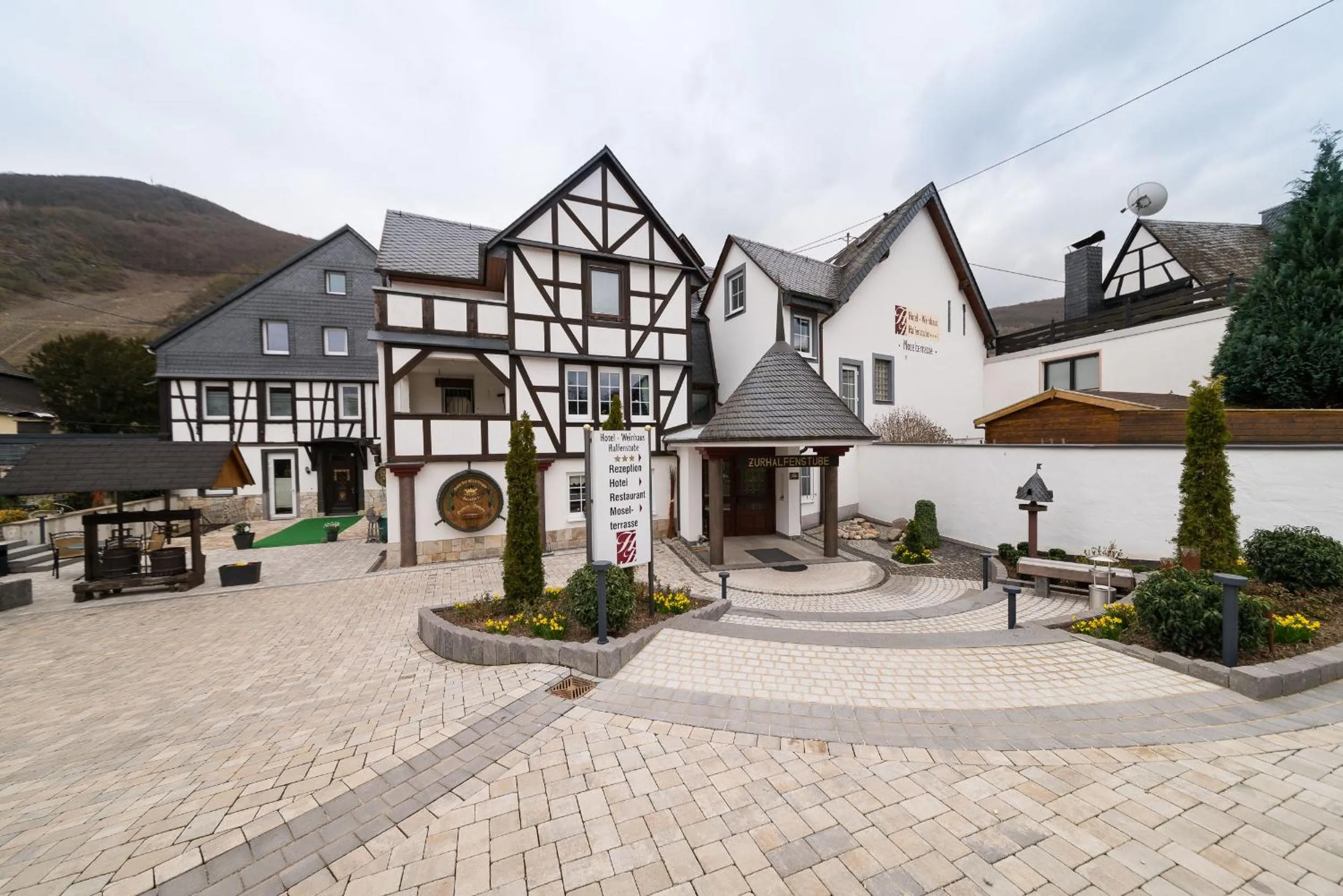 Property building in Hotel Halfenstube & Villa Spa 1894