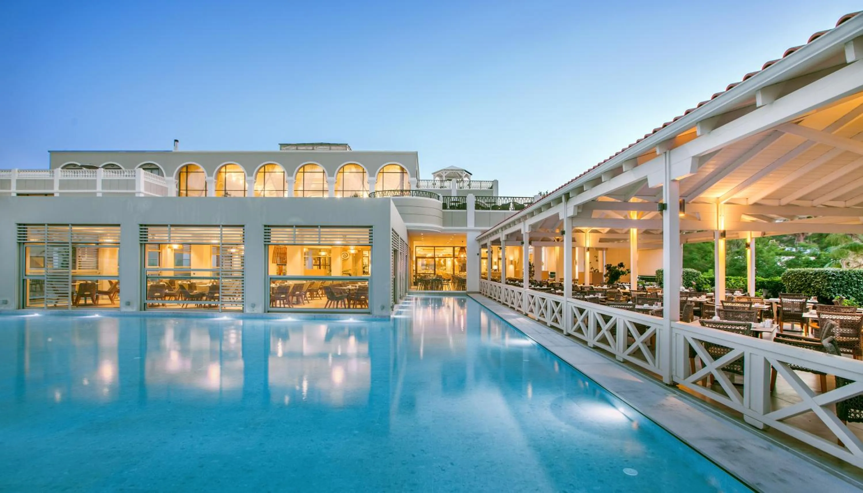 Restaurant/places to eat in Porto Bello Royal