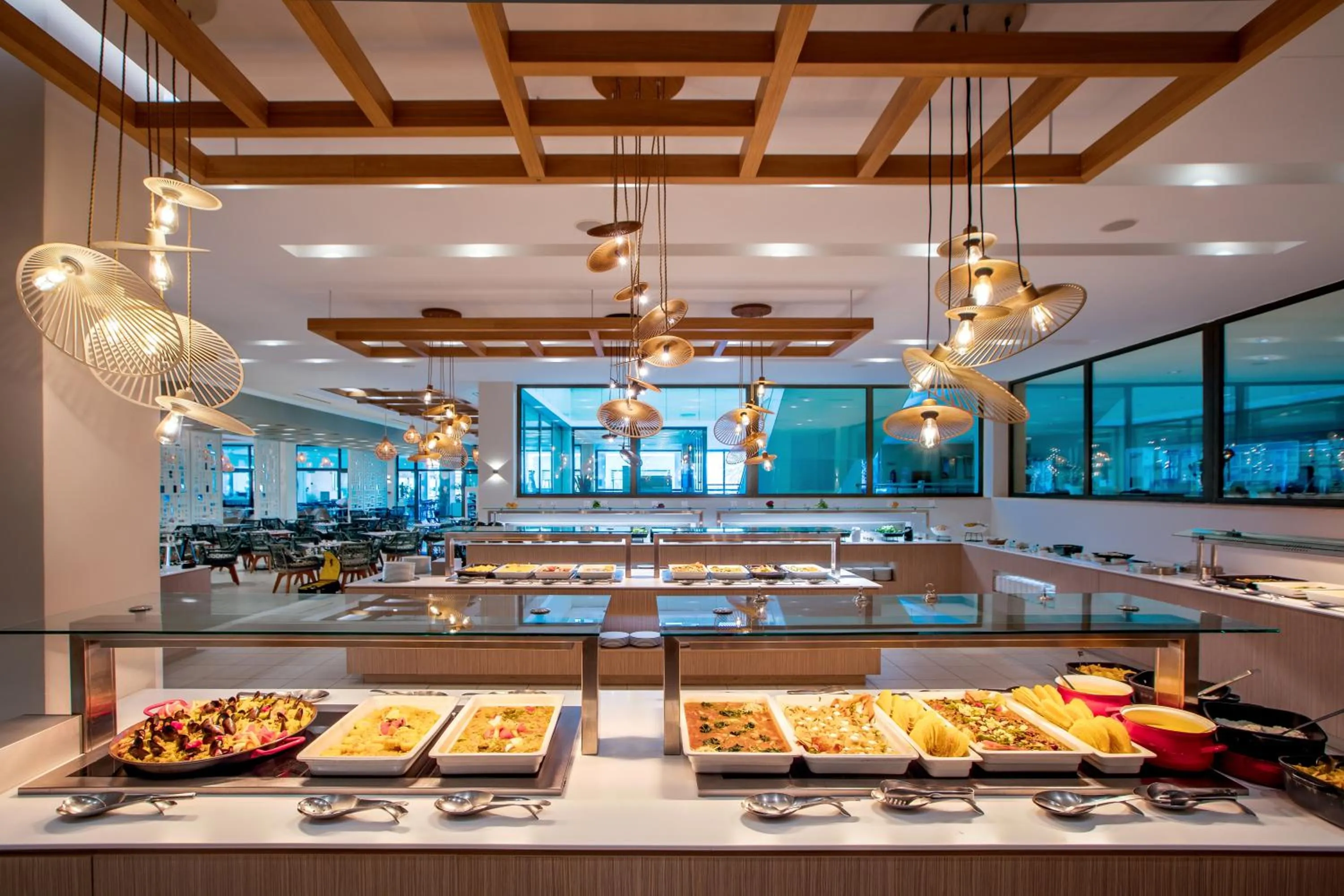 Restaurant/places to eat in Porto Bello Royal