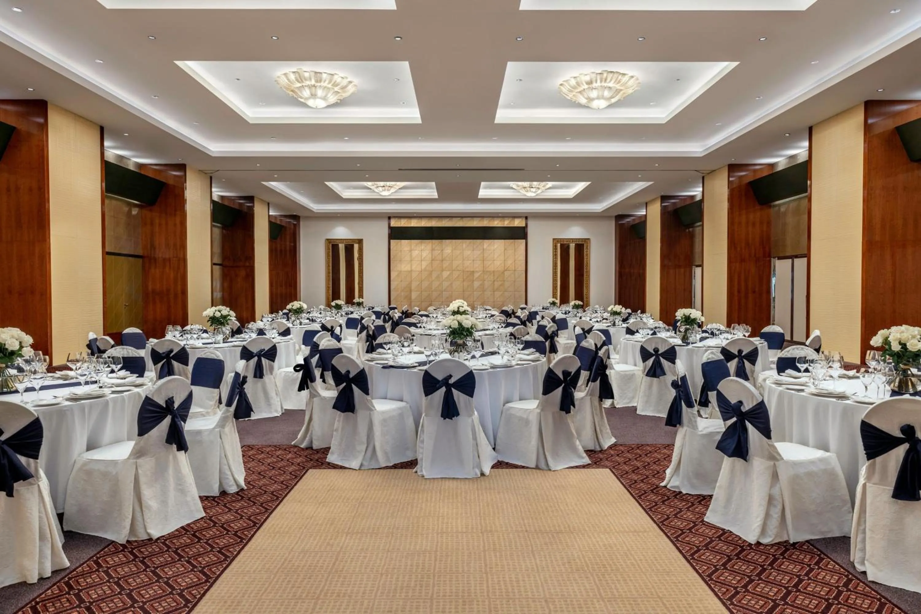 Banquet/Function facilities in Le Meridien Al Aqah Beach Resort
